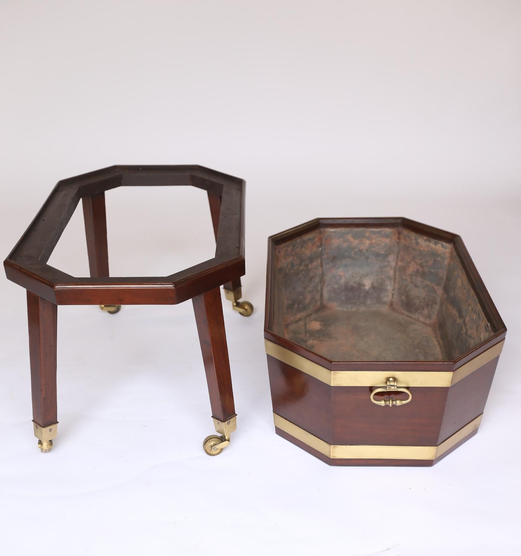 Regency Mahogany & Brass bound Wine Cooler/  Cellaret on stand In Good Condition For Sale In Dereham, GB