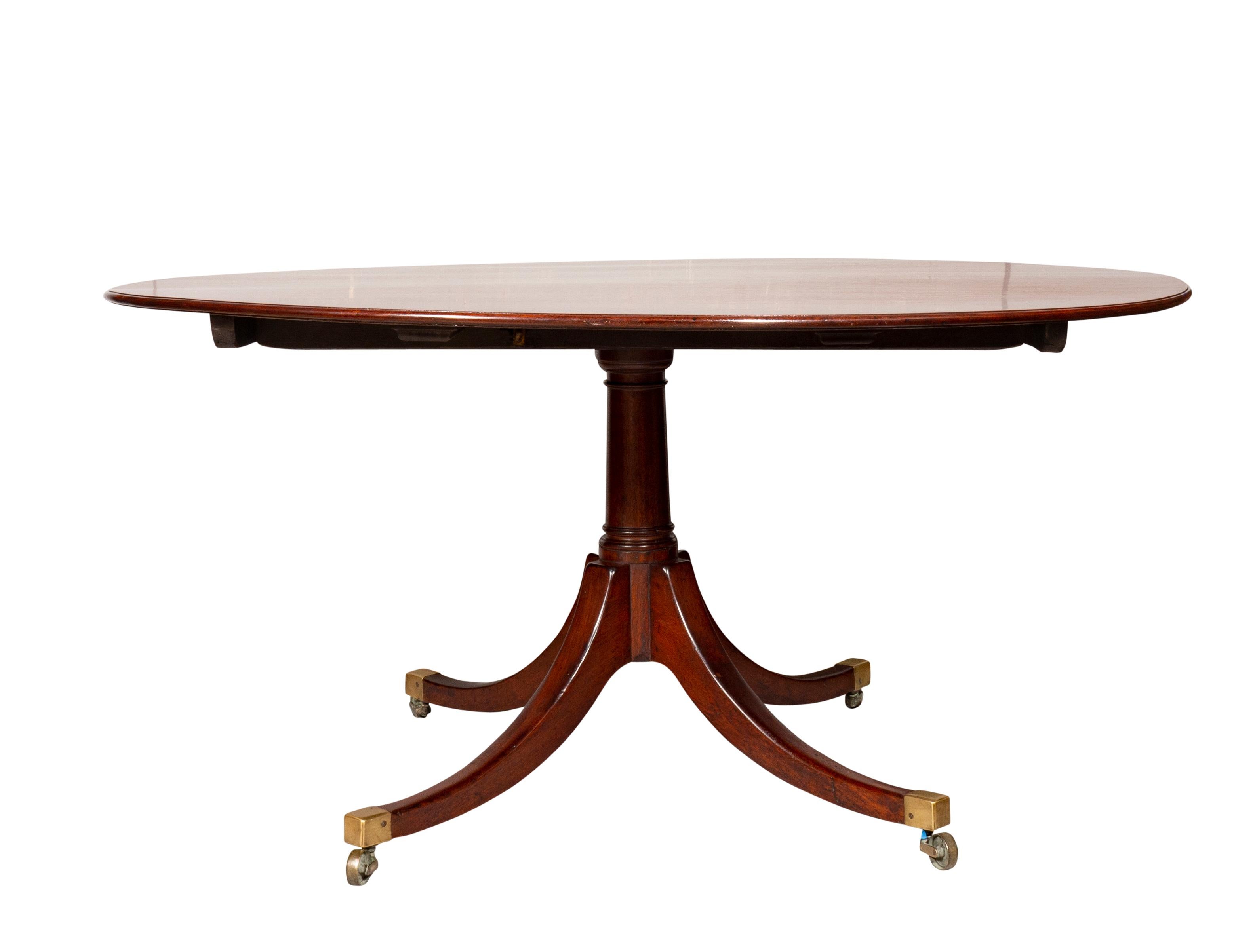 Regency Mahogany Breakfast Table In Good Condition In Essex, MA