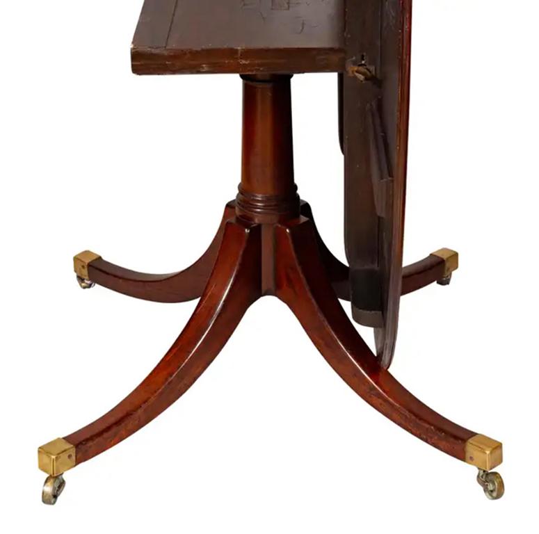 Table à déjeuner Regency en acajou en vente 3