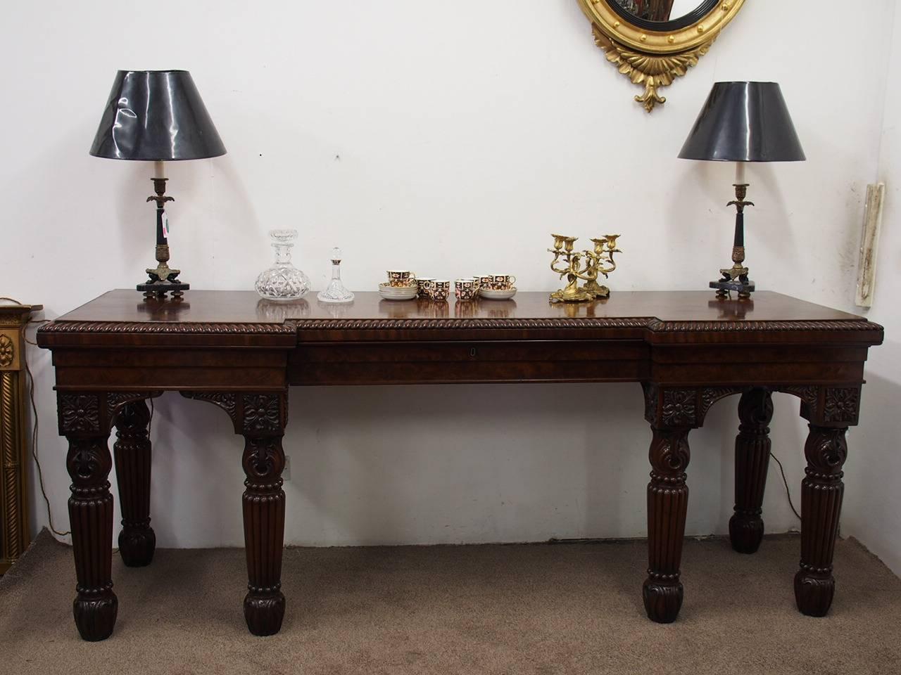 Regency Mahogany Breakfront Hall Table or Serving Table, circa 1820 In Good Condition For Sale In Edinburgh, GB