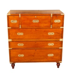 Commode de campagne en acajou de style Régence par Hill & Willard