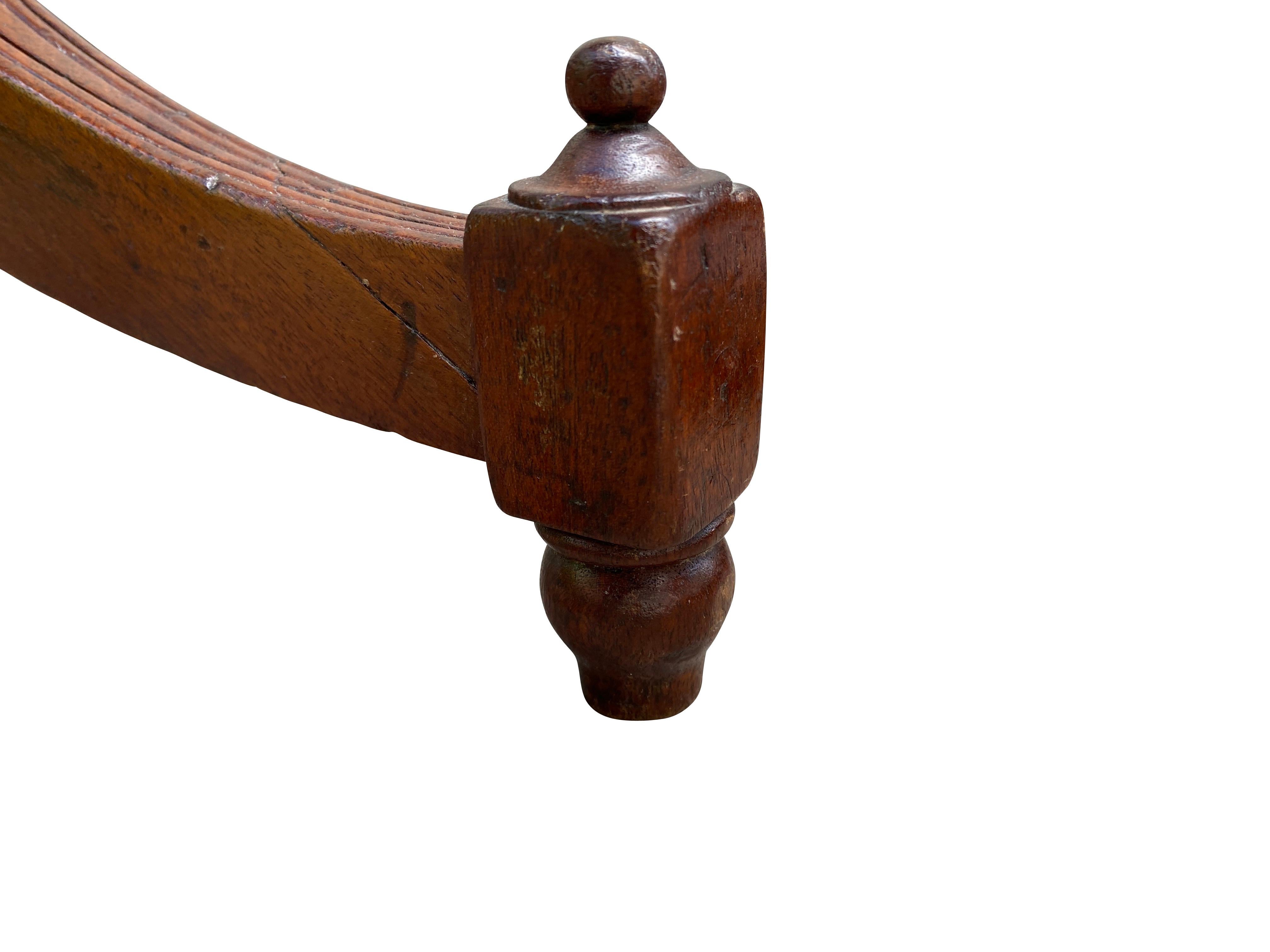 Regency Mahogany Candlestand In Good Condition For Sale In Essex, MA