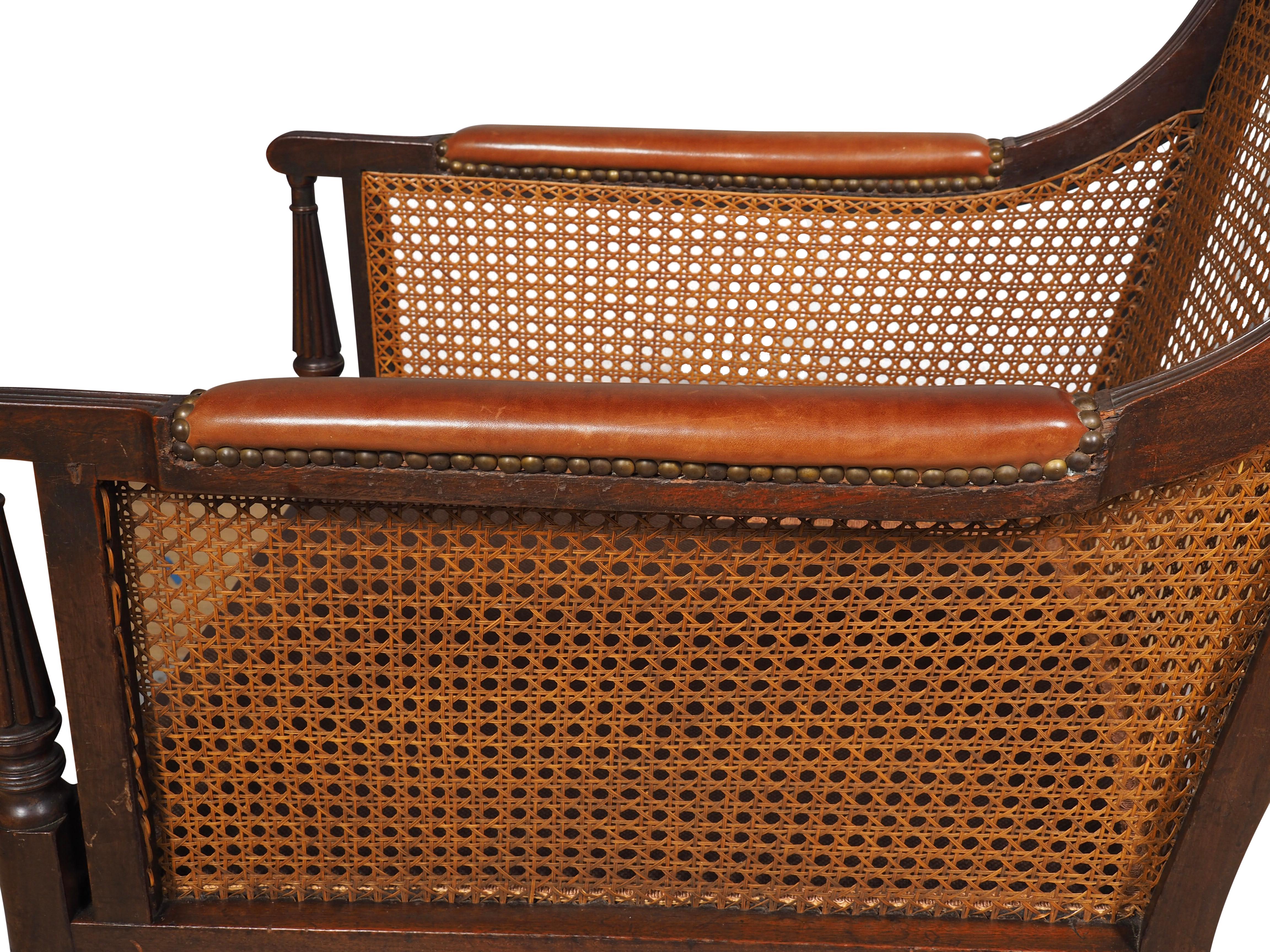 Regency Acajou canné Bergere en vente 6