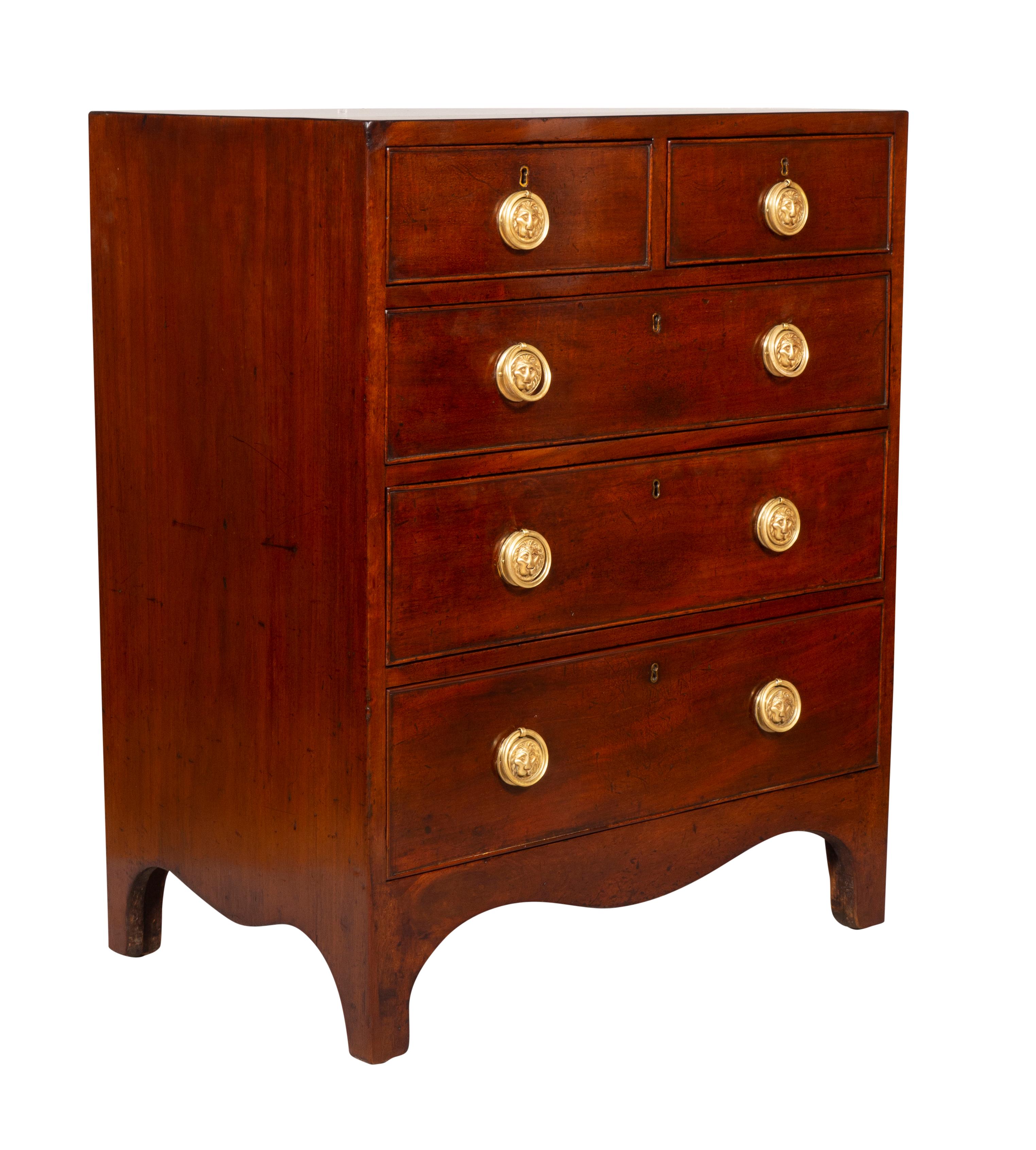 Regency Mahogany Chest of Drawers In Good Condition In Essex, MA