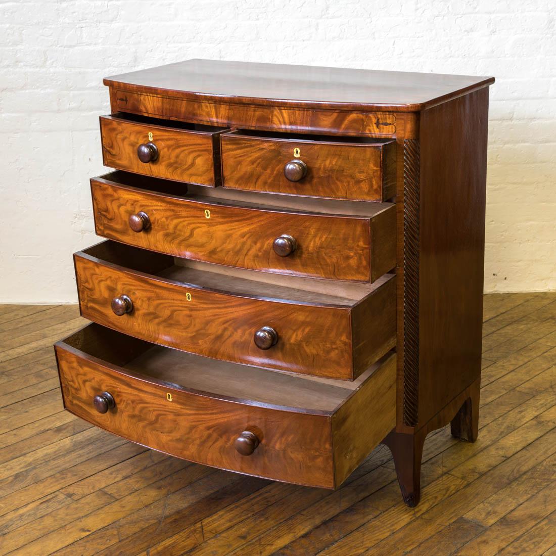 Regency Mahogany Chest of Drawers For Sale 1