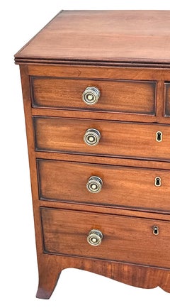 Commode pour enfants de style Régence en acajou