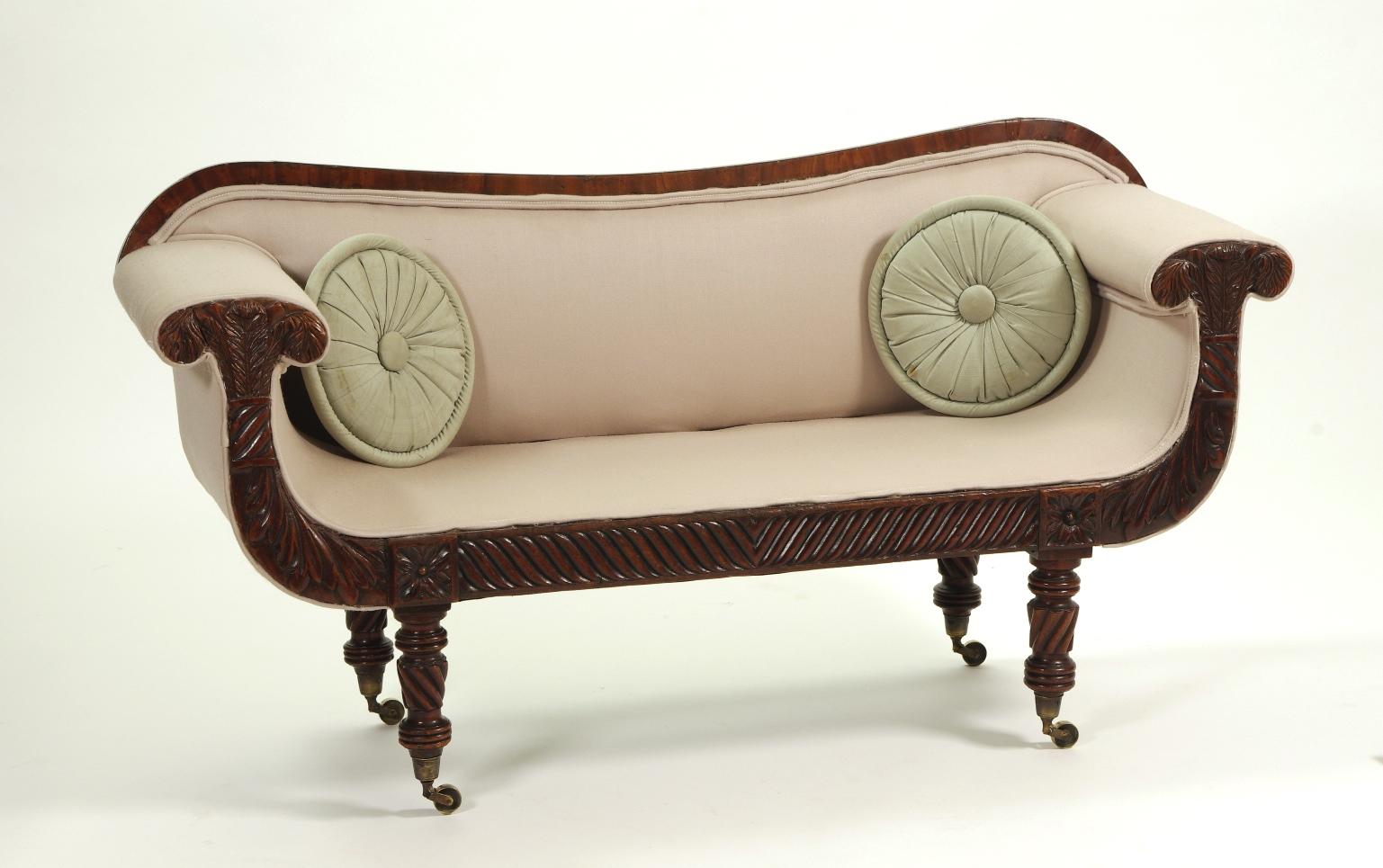 Regency Mahogany Child's Sofa, c. 1820 In Excellent Condition For Sale In St. Louis, MO