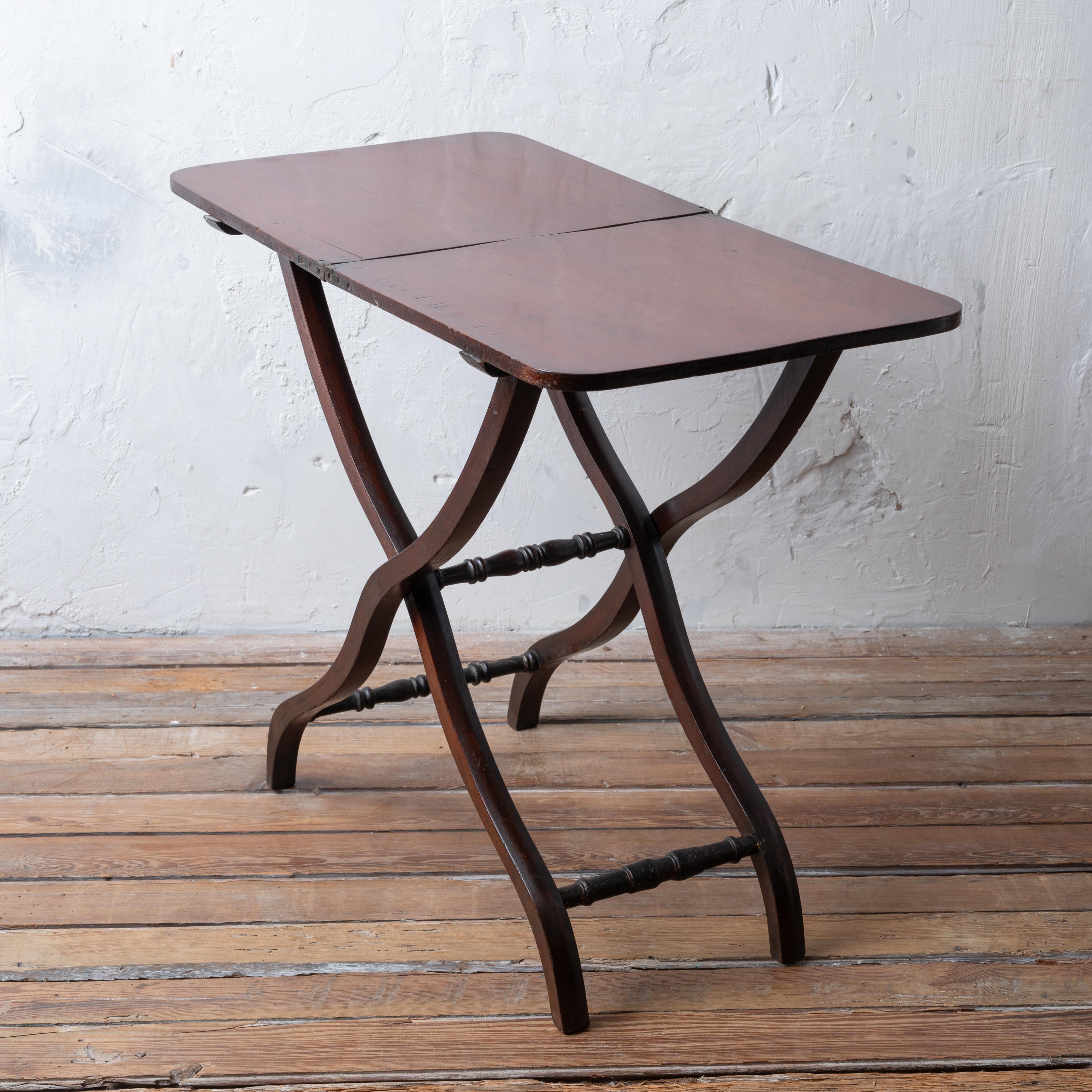 Table de coaching en acajou de style Régence, 19e siècle Bon état - En vente à Savannah, GA