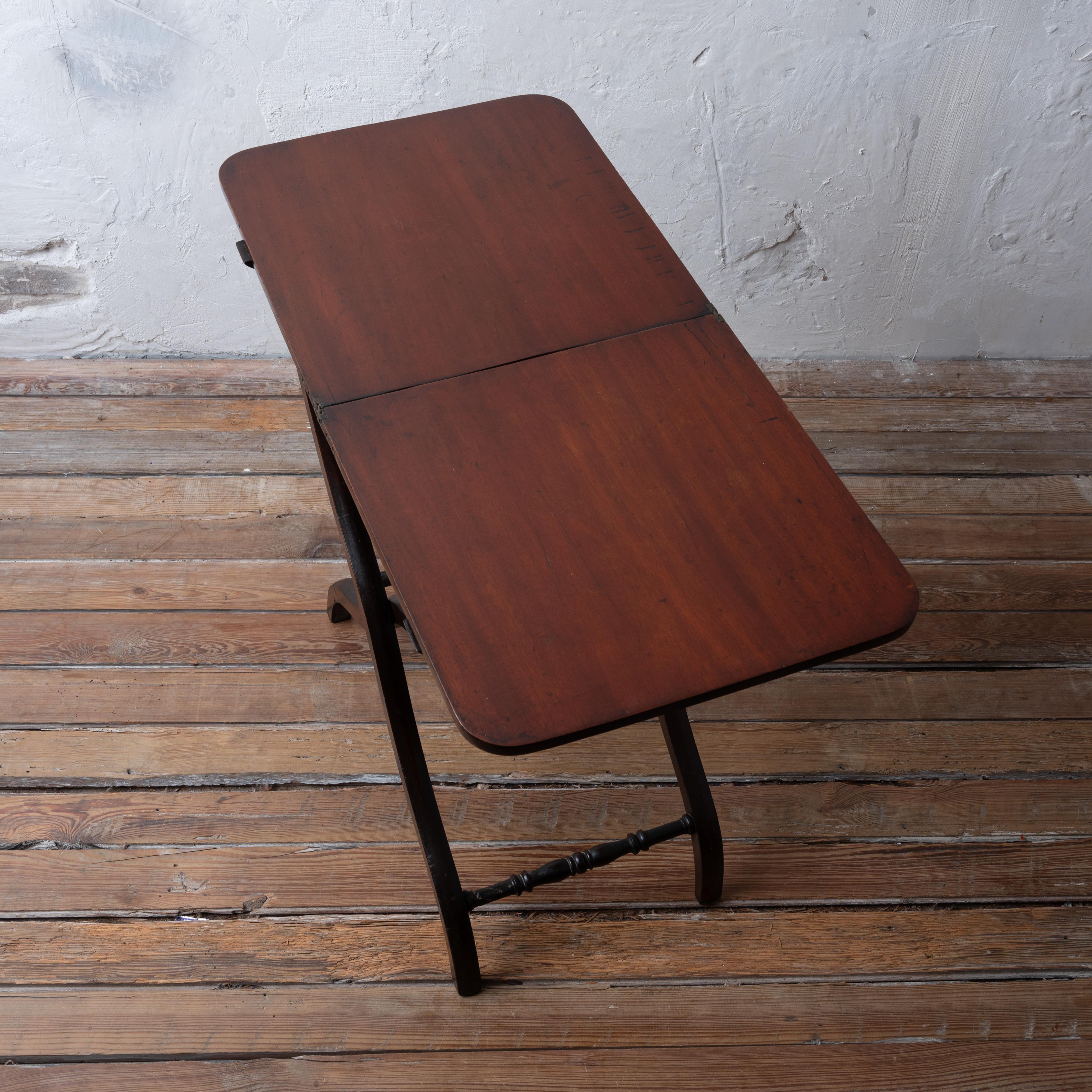 Acajou Table de coaching en acajou de style Régence, 19e siècle en vente