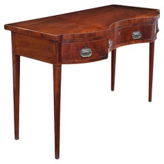 Concave Serviertisch/Sideboard aus Mahagoni im Regency-Stil