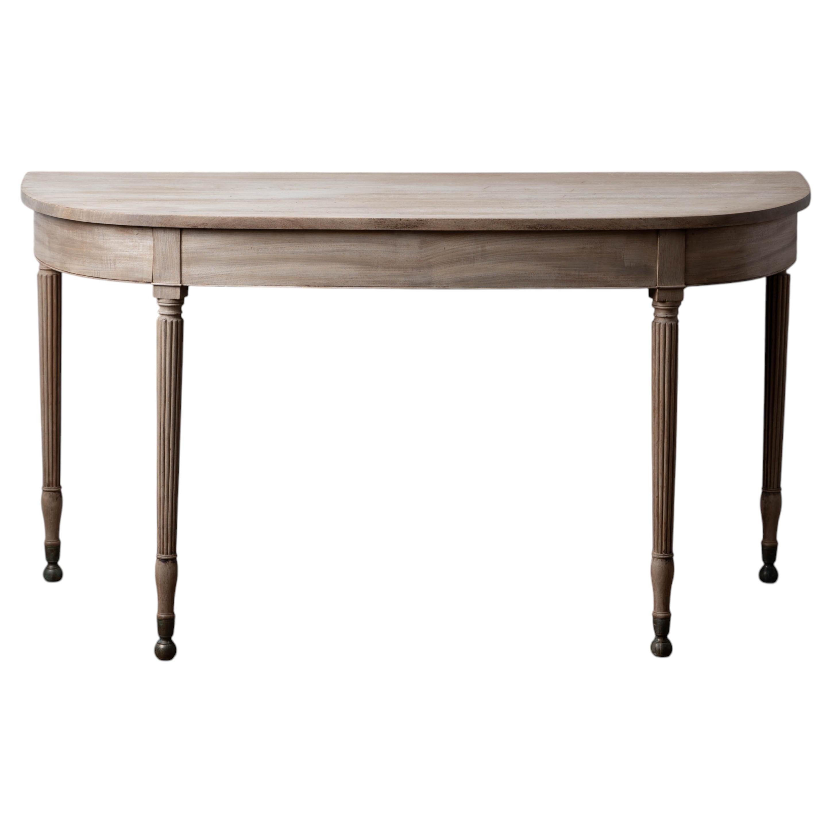 Table console Demi-Lune en acajou de style Régence, C.I.C.