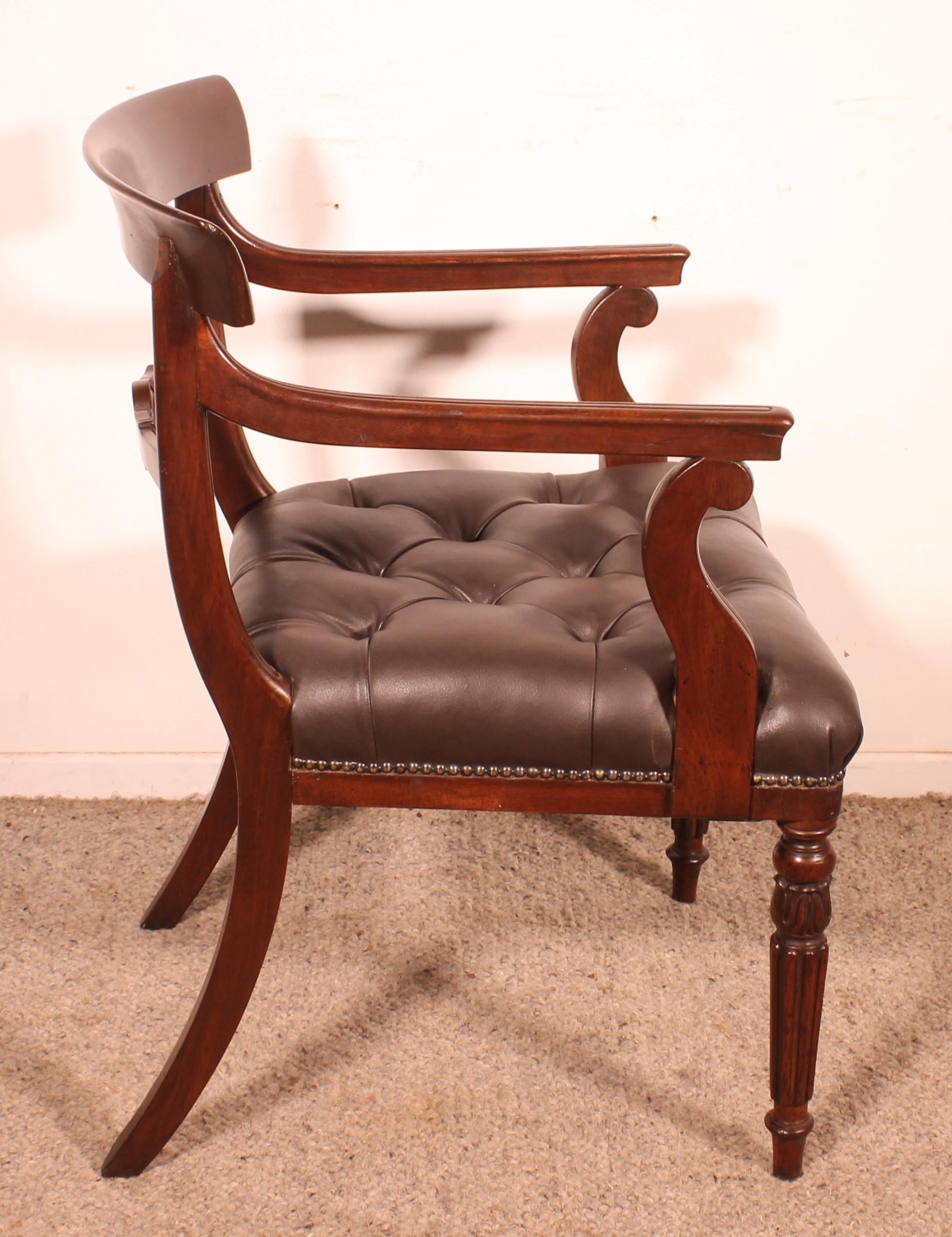 Regency-Schreibtischstuhl / Sessel aus Mahagoni im Regency-Stil, um 1810 im Angebot 3