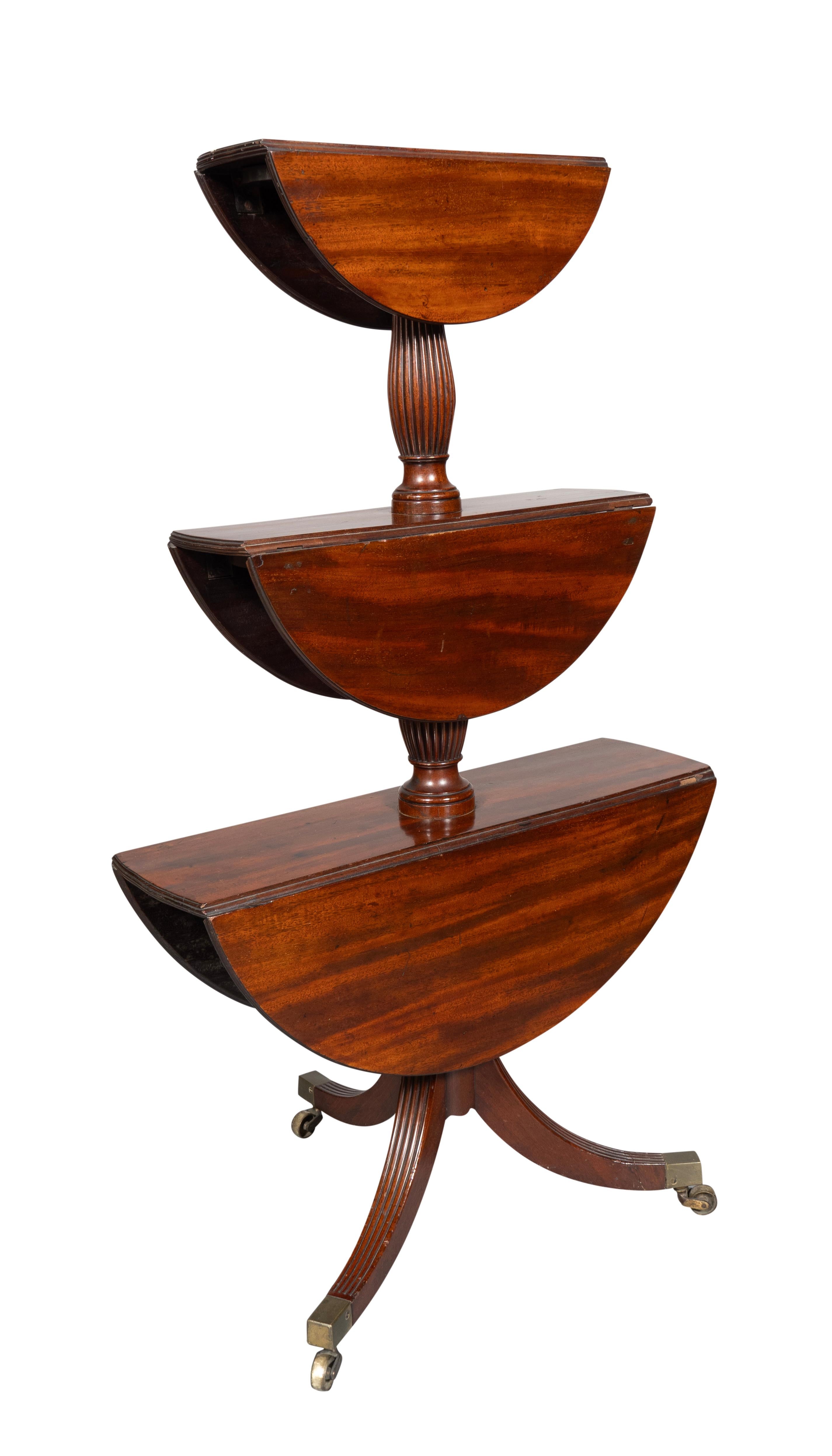 Regency Mahogany Dessert Stand Bon état - En vente à Essex, MA