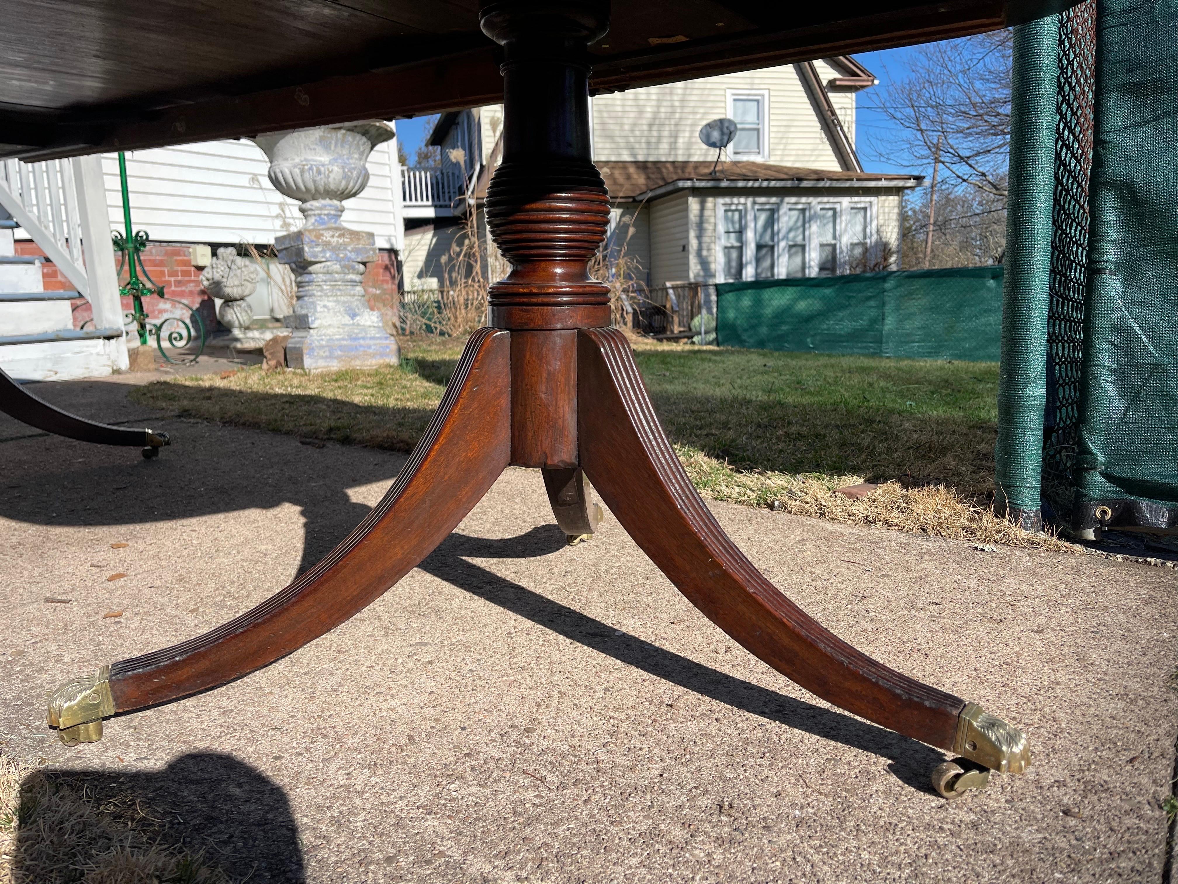 Regency mahogany double pedestal dining table  In Good Condition In New Haven, CT