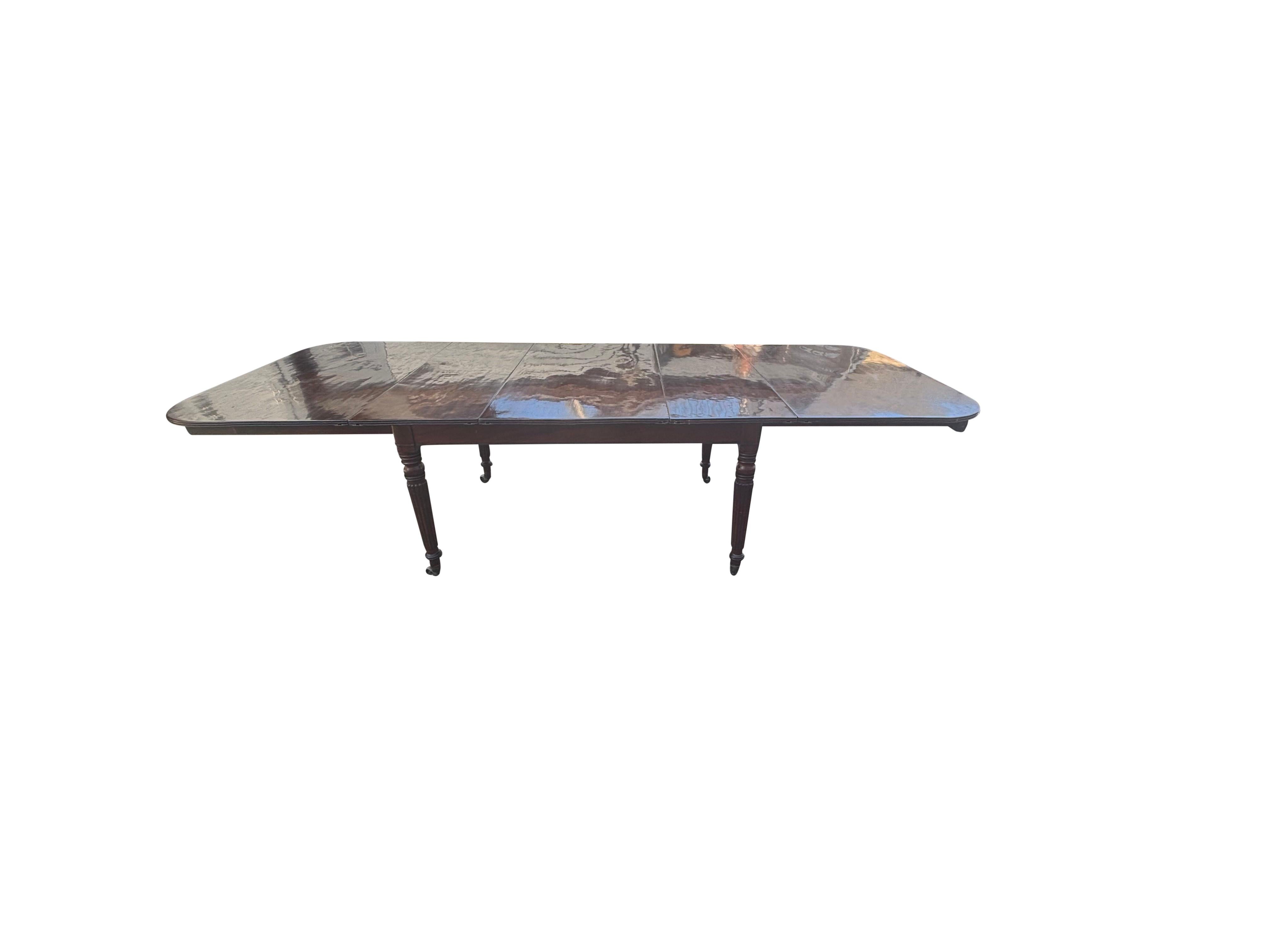 Early 19th Century Regency Mahogany Draw Leaf Dining Table