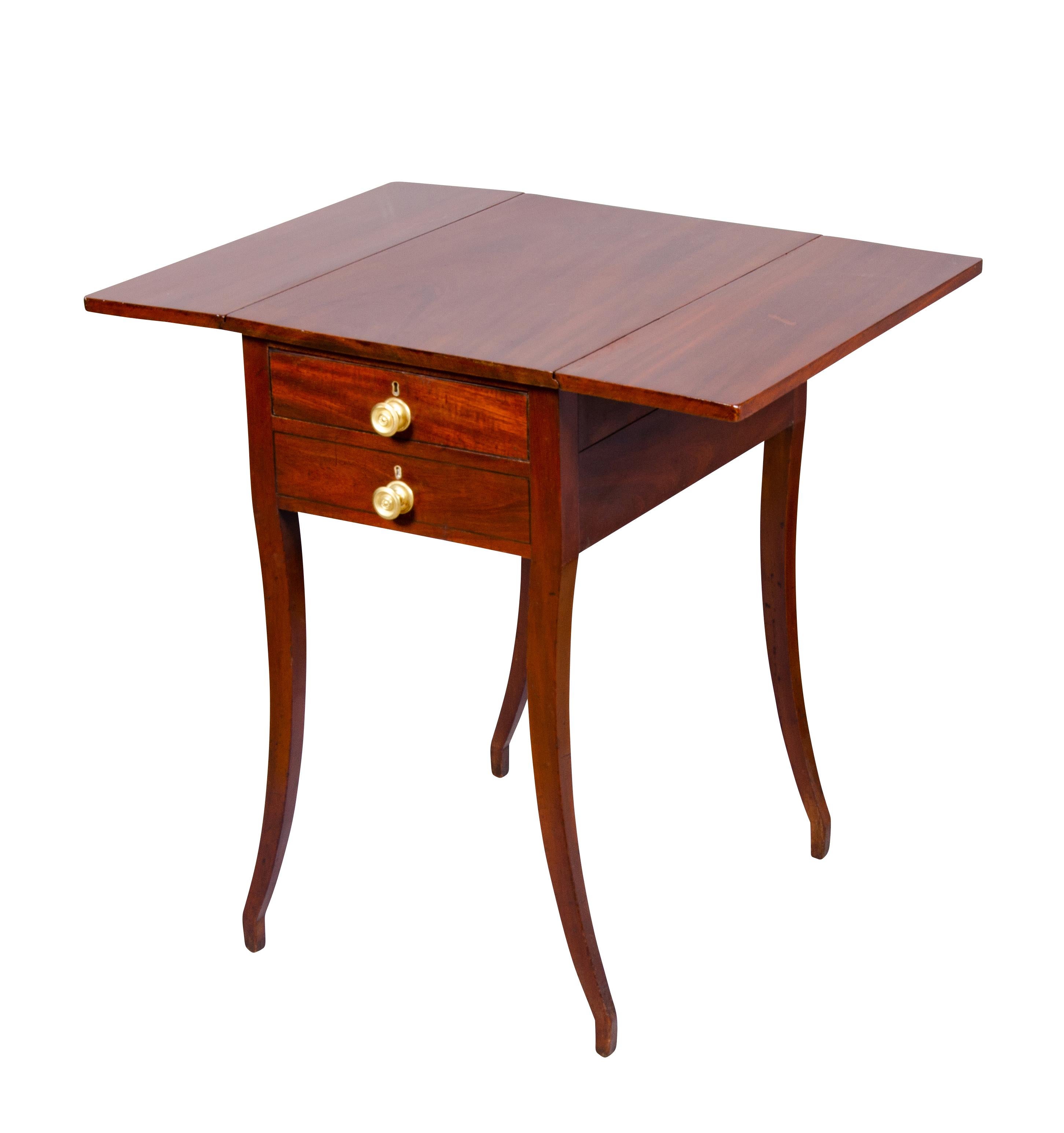 Regency Mahogany Drop Leaf End Table In Good Condition In Essex, MA
