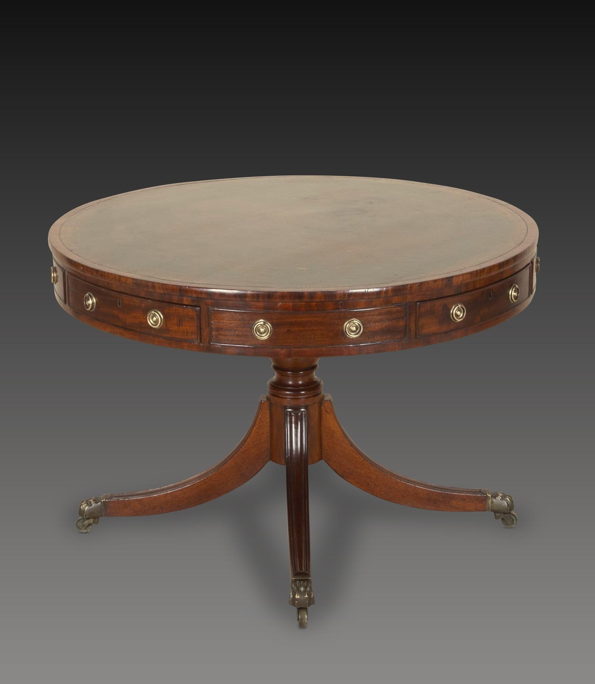 Anglais Regency Mahogany Drum Table en vente