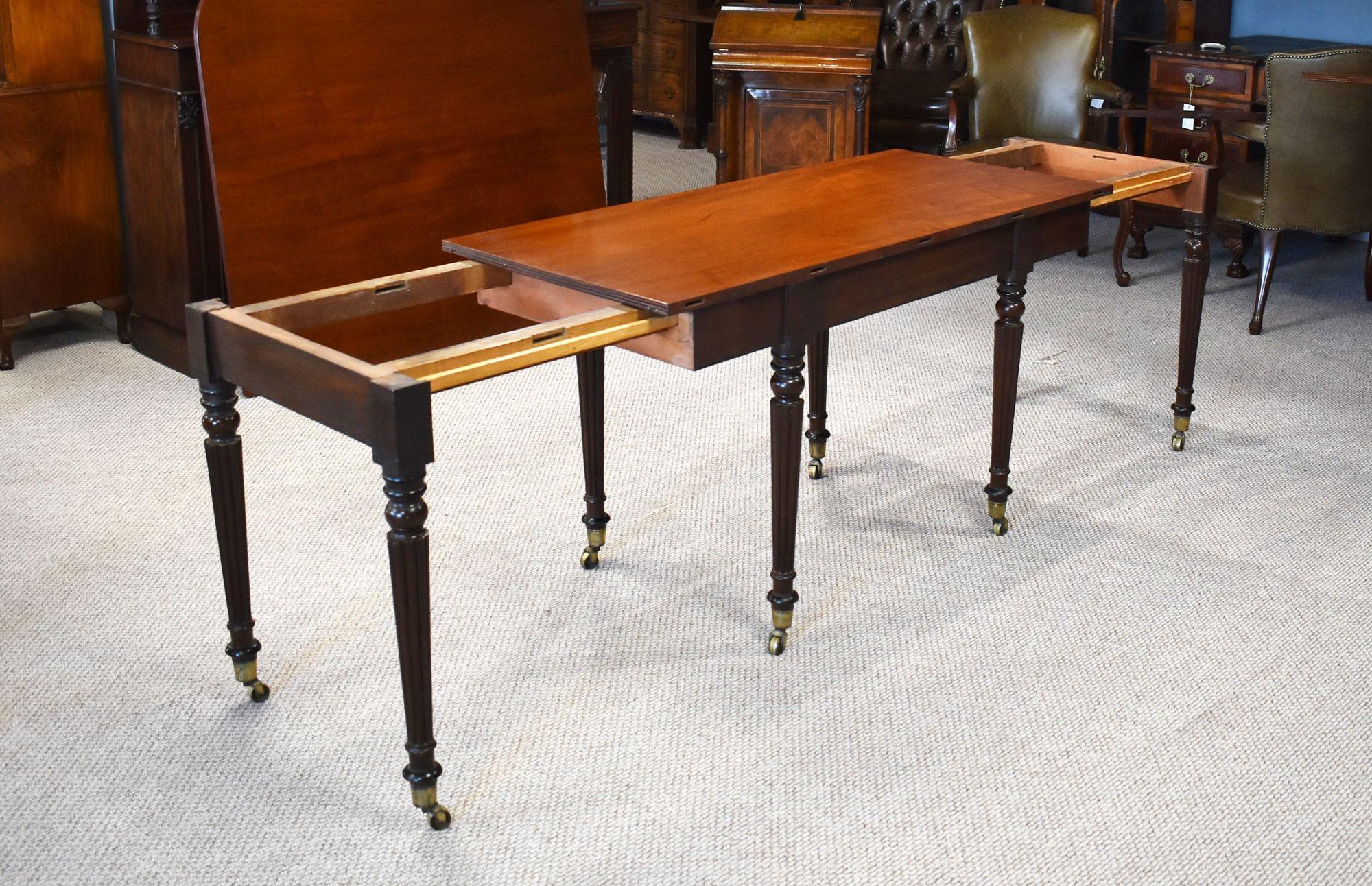 Regency Mahogany Extending Dining Table For Sale 6