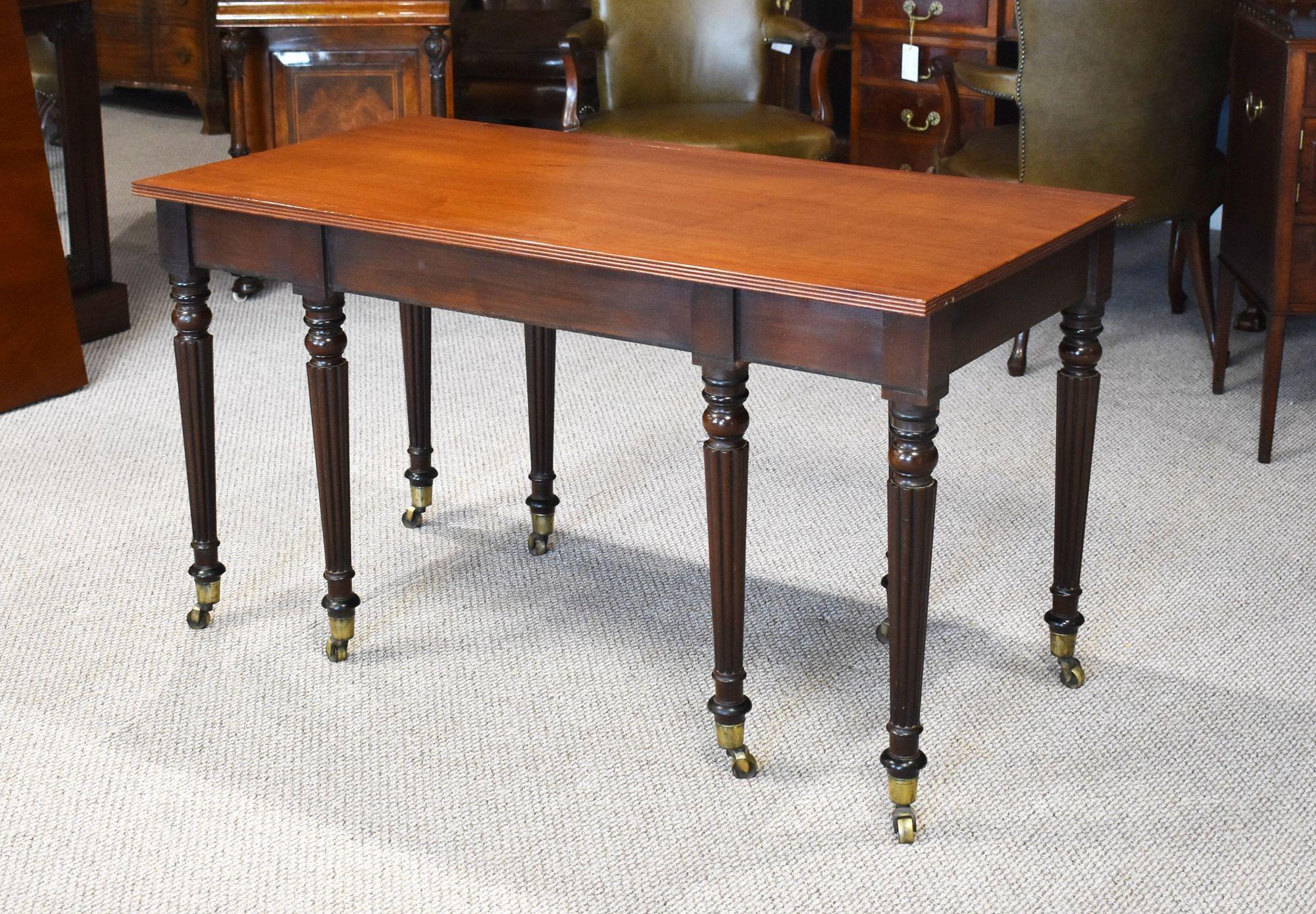 Regency Mahogany Extending Dining Table For Sale 4
