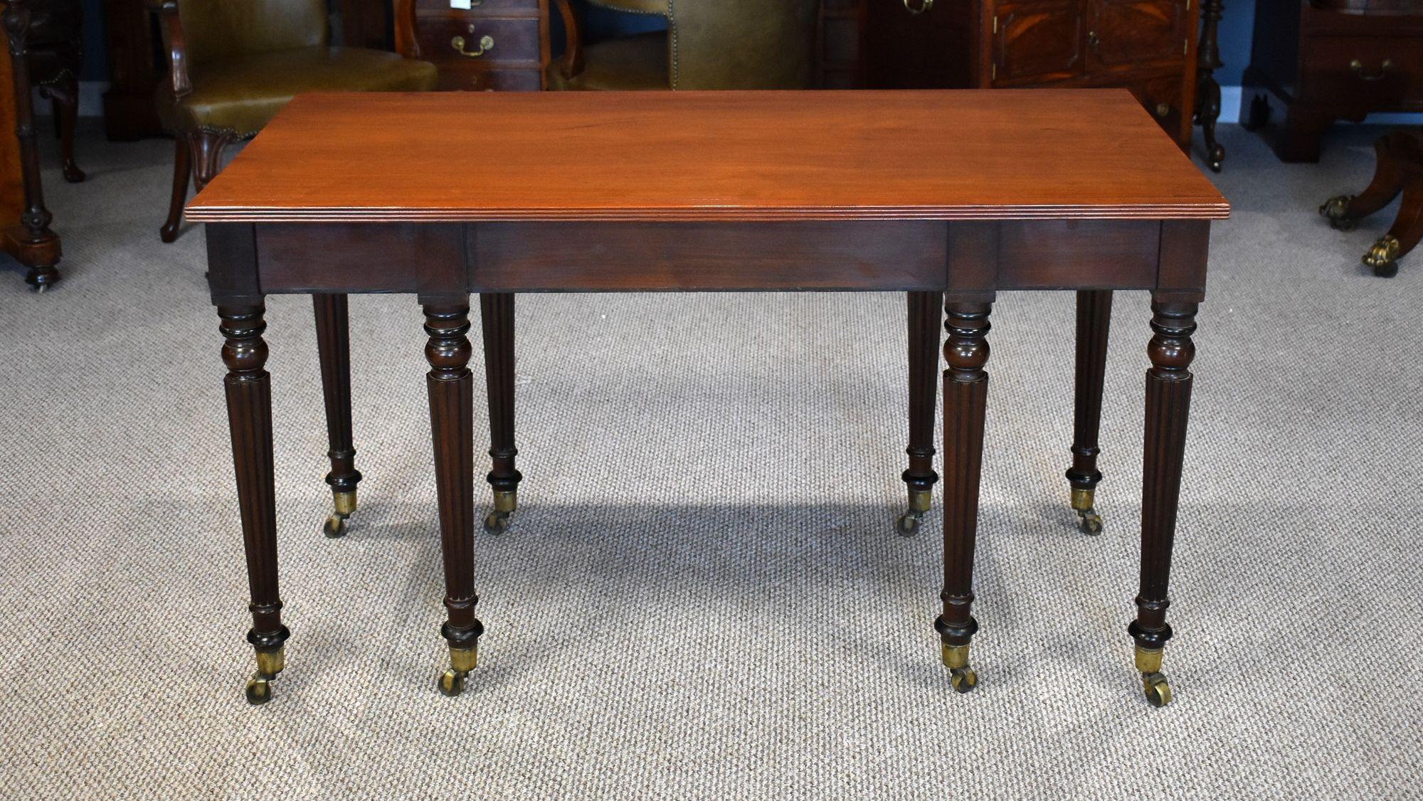 Regency Mahogany Extending Dining Table For Sale 5
