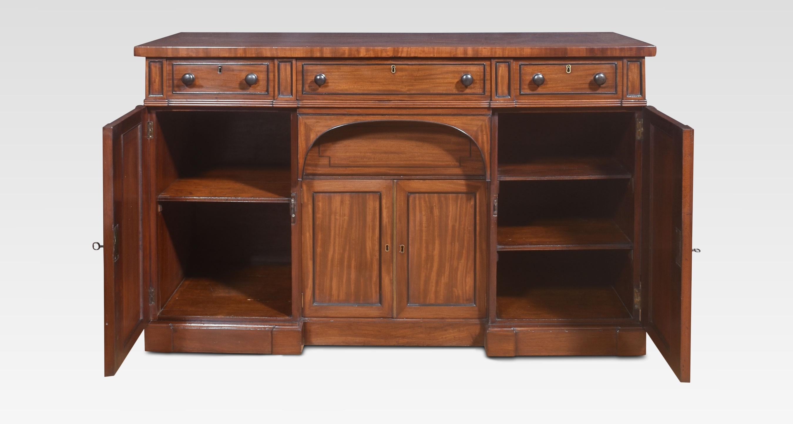Britannico Credenza Regency in mogano a quattro ante in vendita