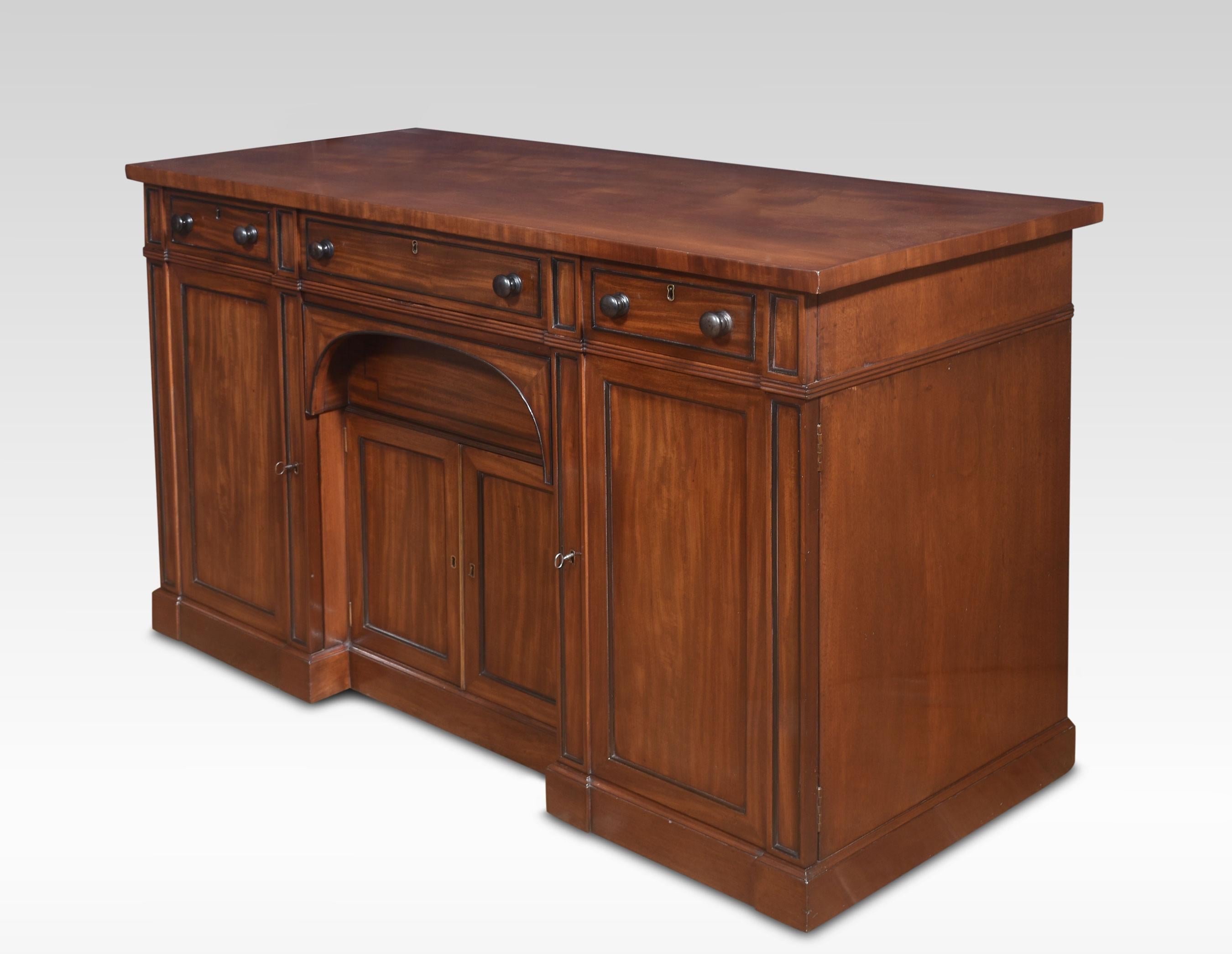 XIX secolo Credenza Regency in mogano a quattro ante in vendita