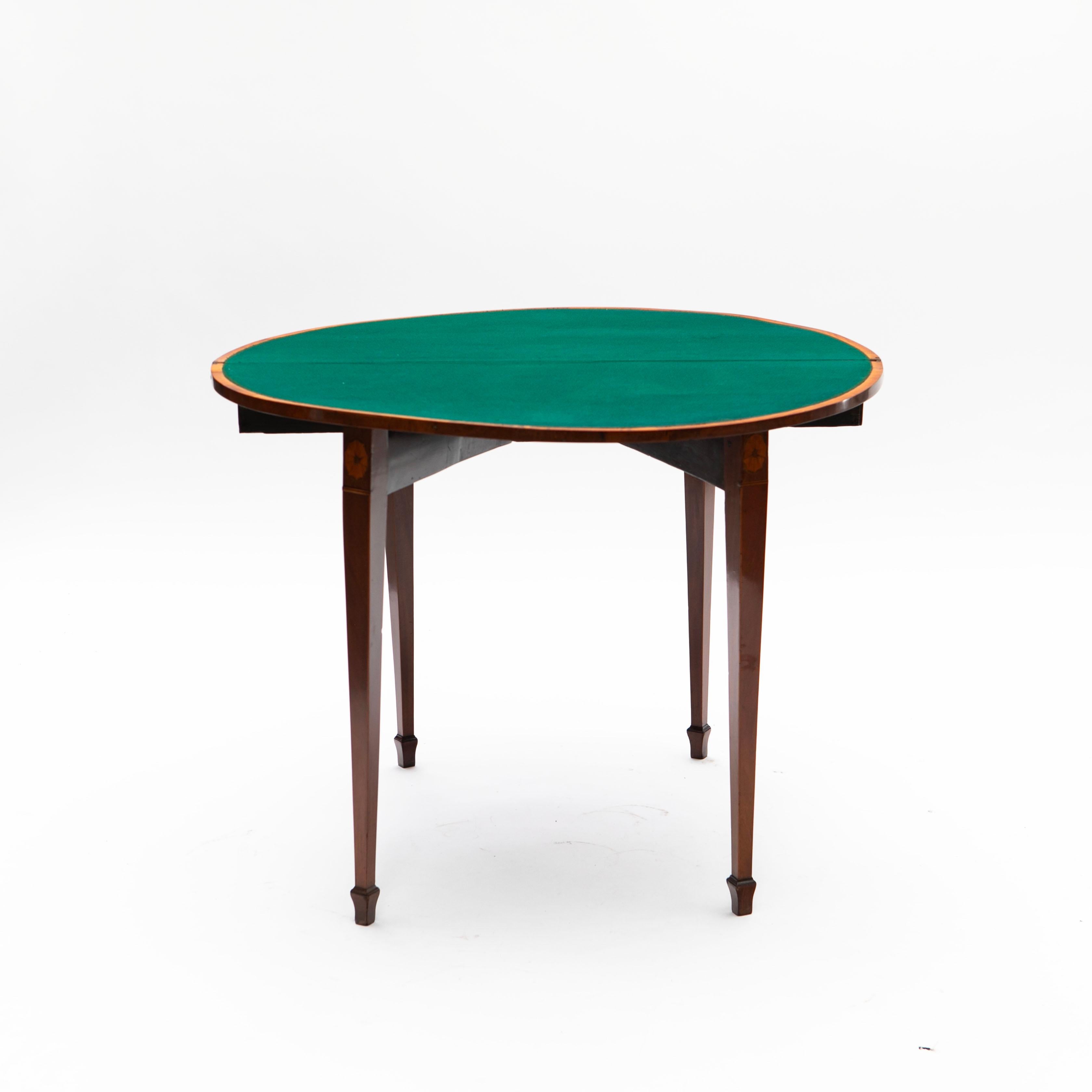Table de jeux Regency en acajou avec incrustation en bois satiné en vente 3