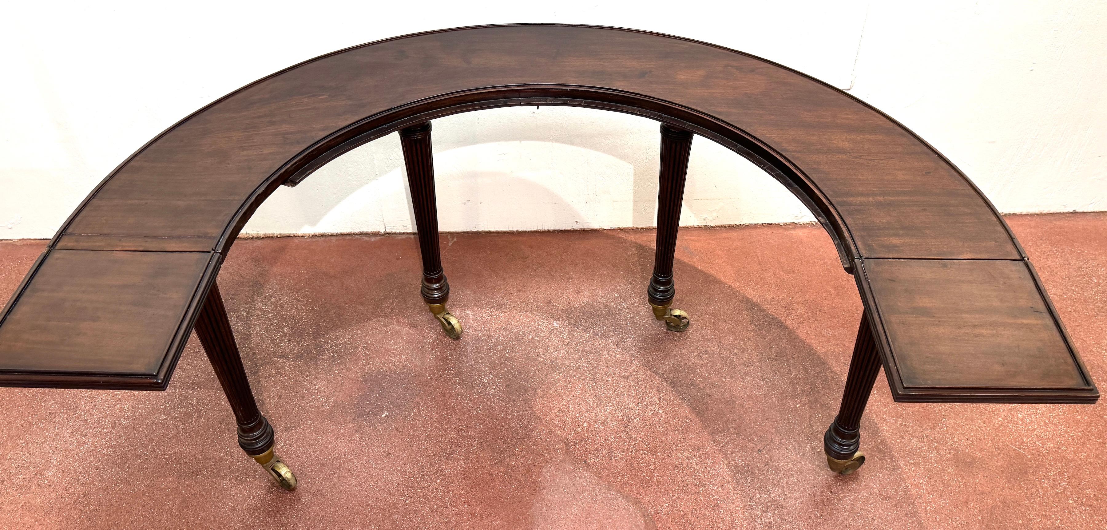 Regency Mahogany Horseshoe Hunt/ Wine Table, Attributed to Gillows, C. 1820s For Sale 6