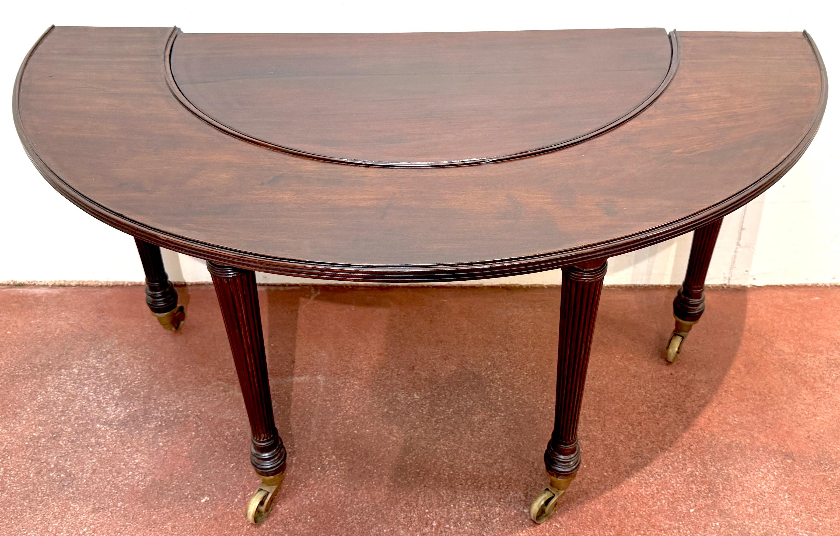 English Regency Mahogany Horseshoe Hunt/ Wine Table, Attributed to Gillows, C. 1820s For Sale