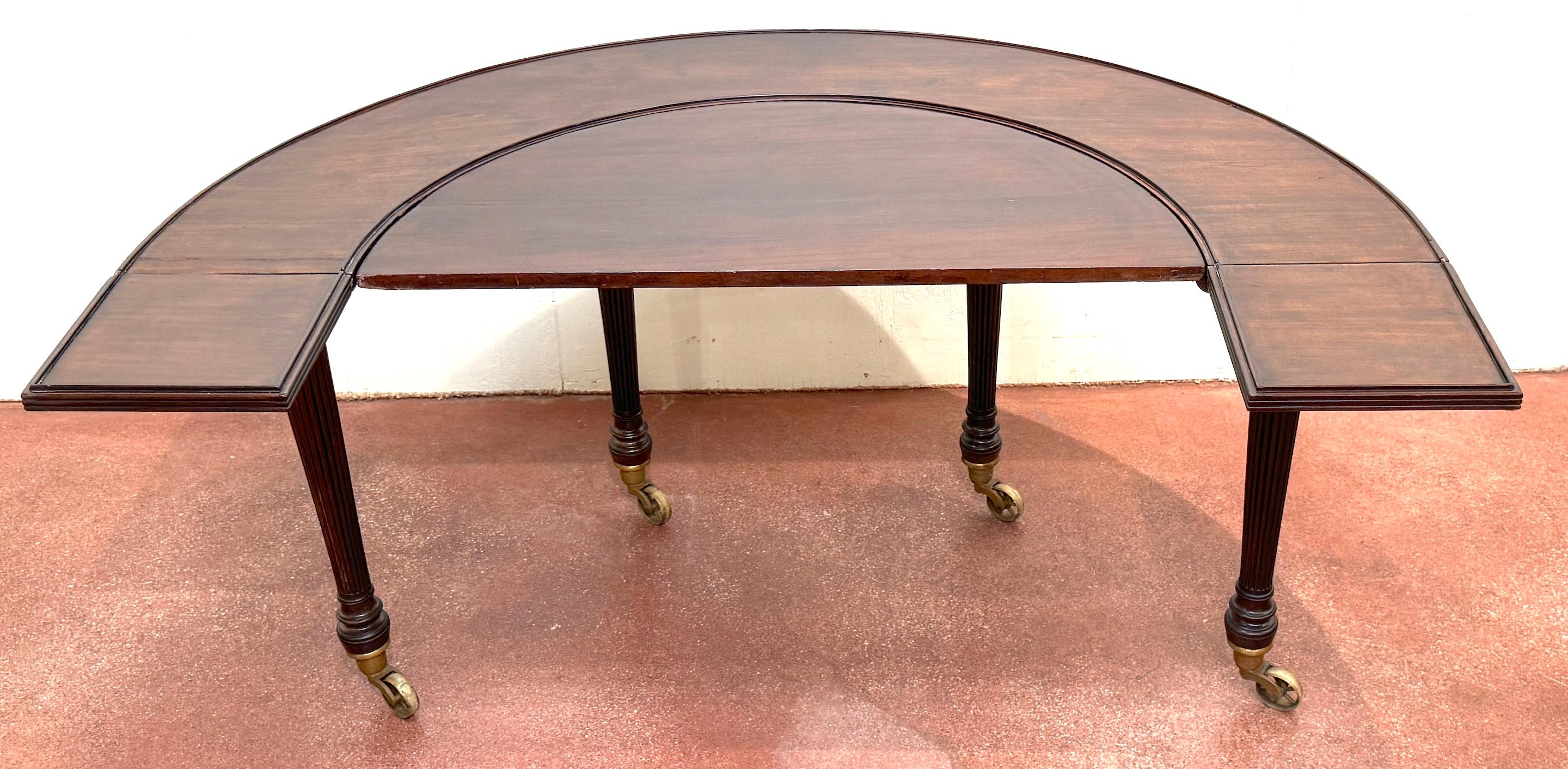 Regency Mahogany Horseshoe Hunt/ Wine Table, Attributed to Gillows, C. 1820s For Sale 1