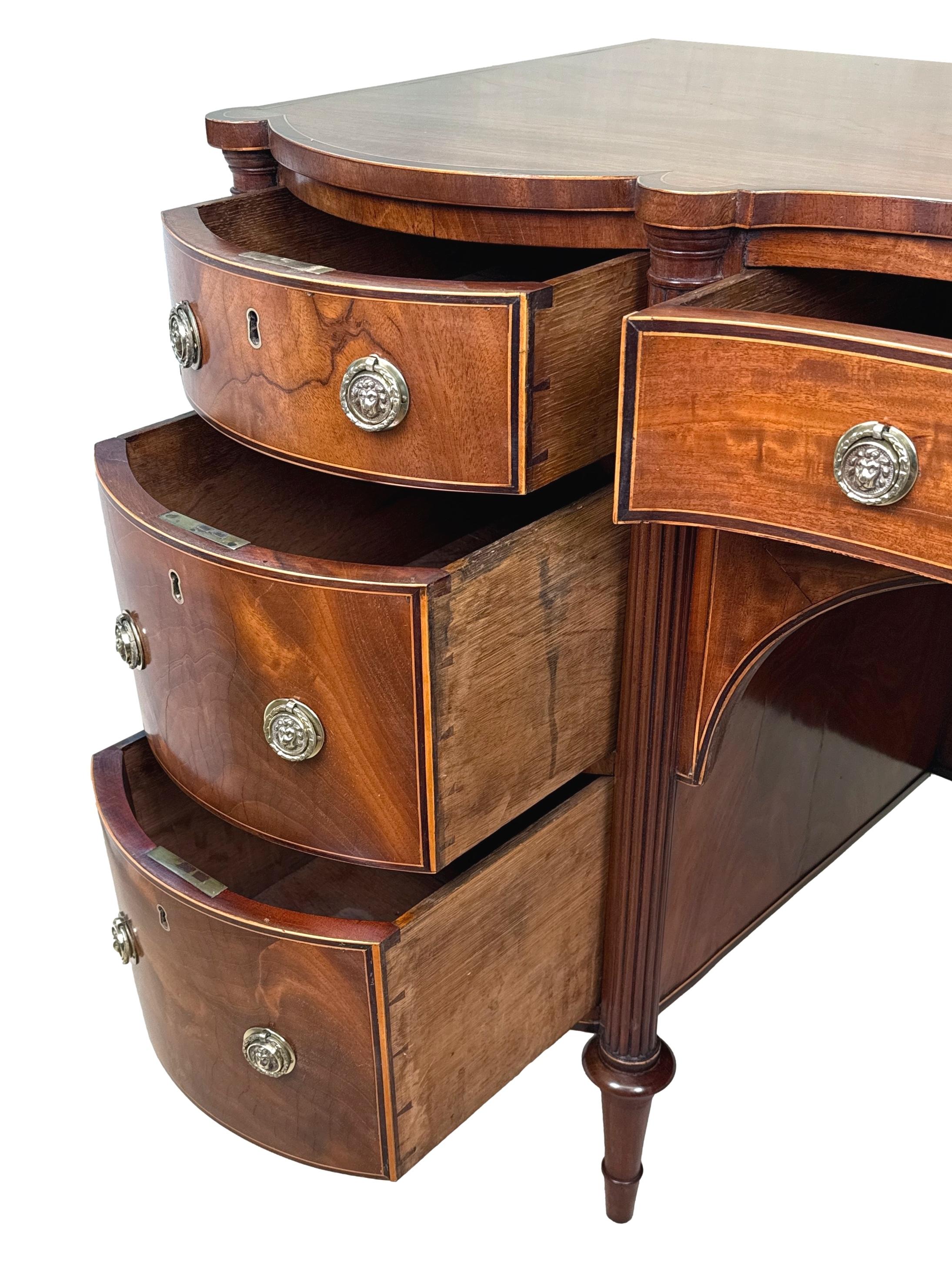 Regency Mahogany Kneehole Dressing Table For Sale 3