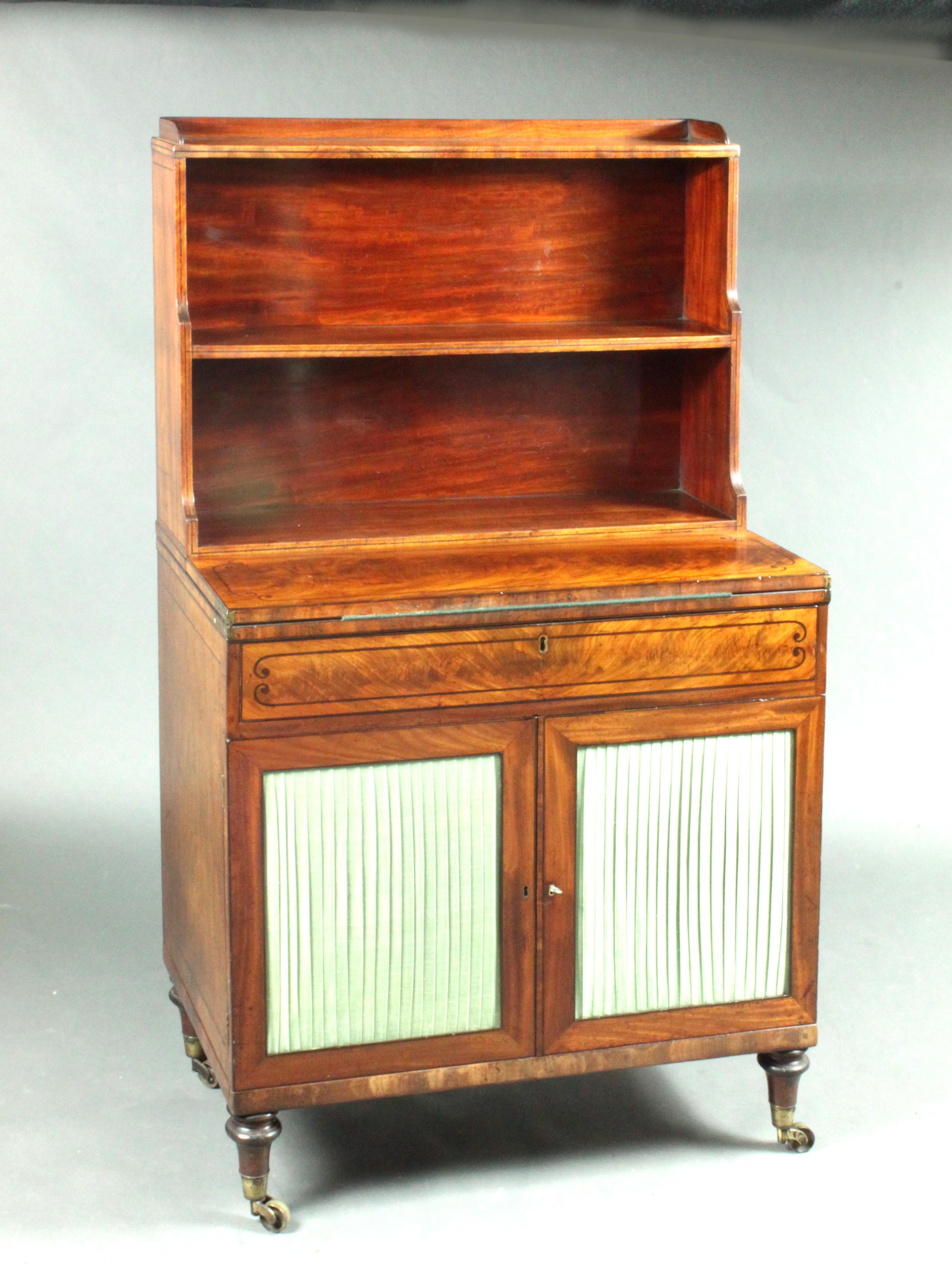 Regency-Schreibschrank aus Mahagoni für Damen (Frühes 19. Jahrhundert) im Angebot