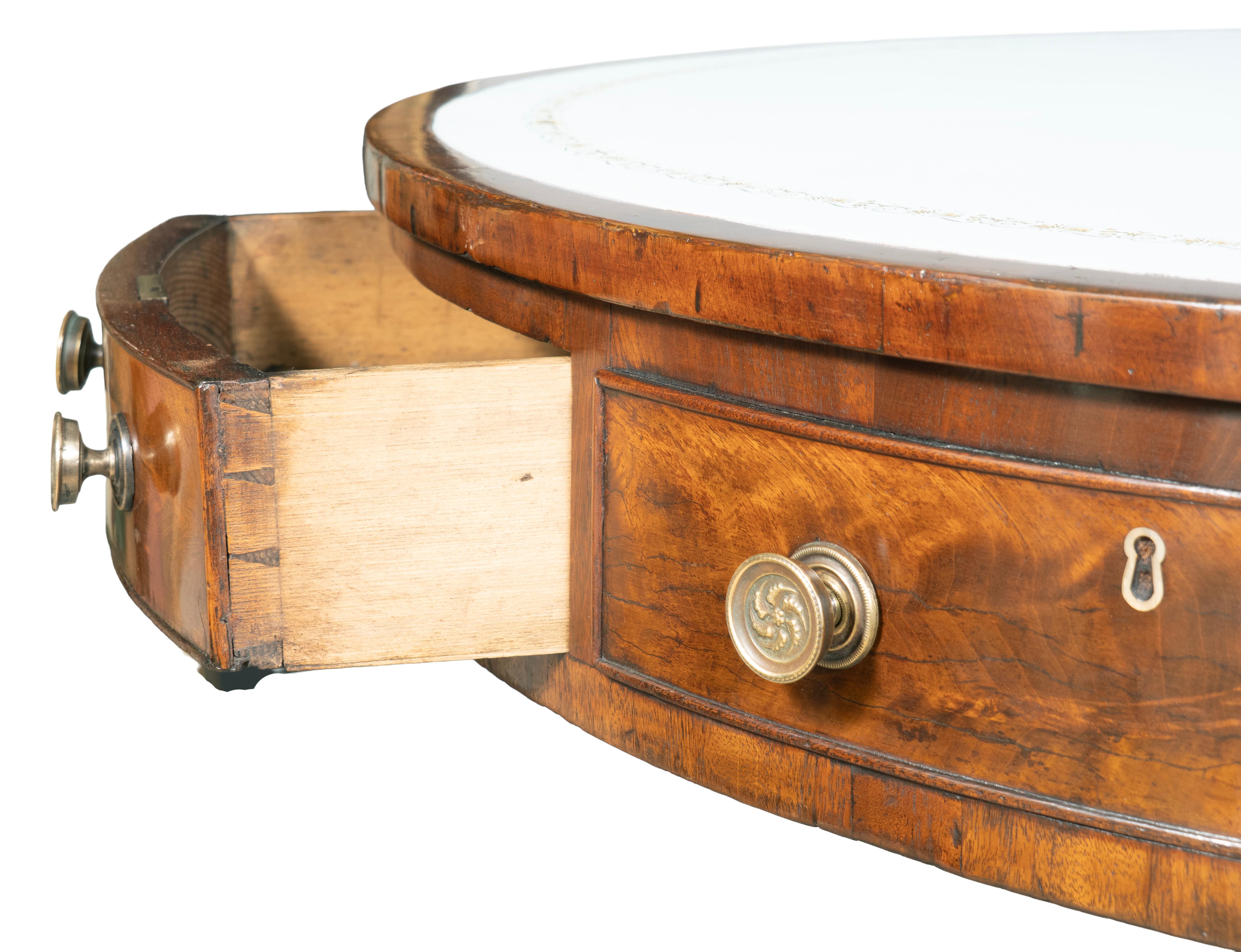 Table de bibliothèque Regency en acajou en vente 4