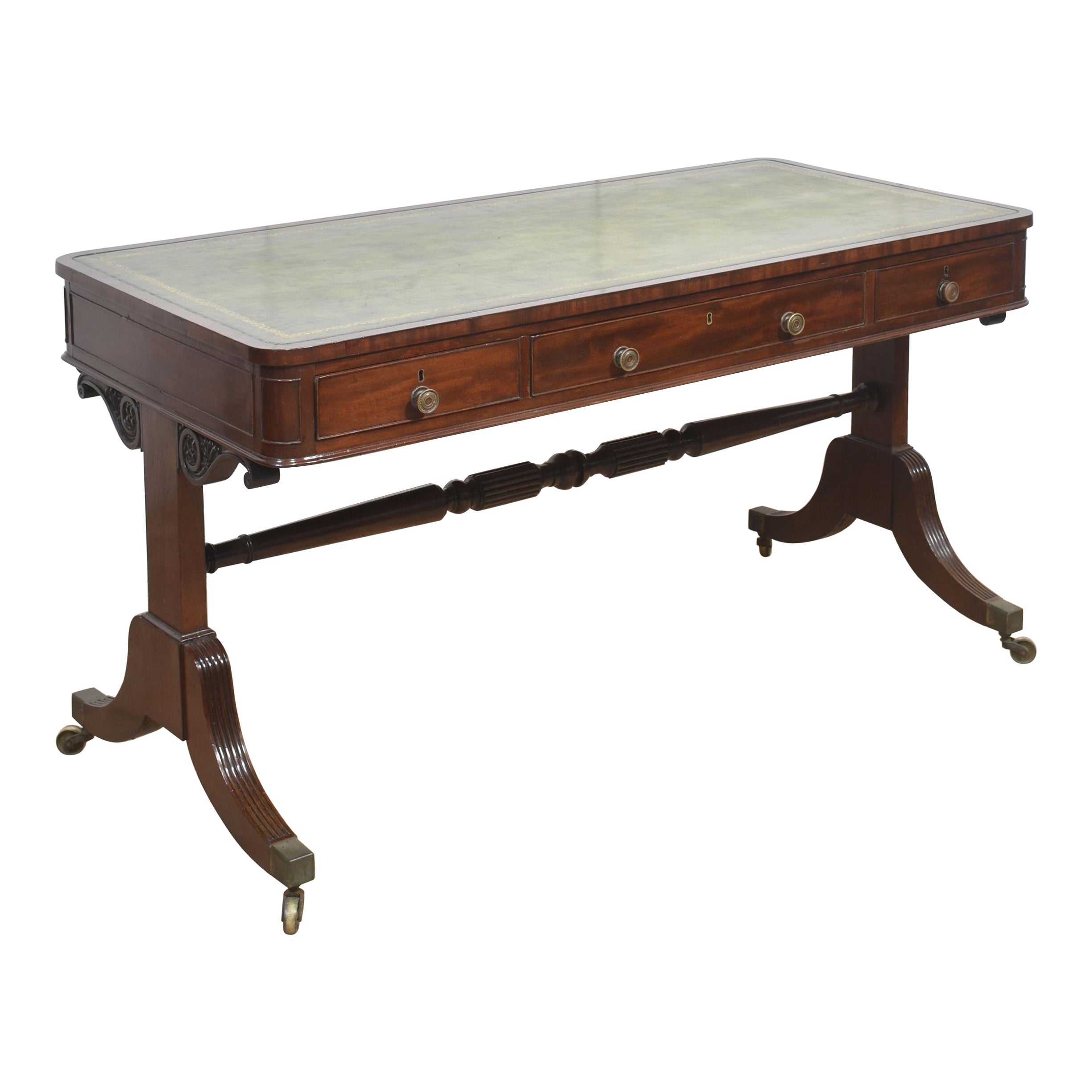 Table de bibliothèque Regency en acajou en vente