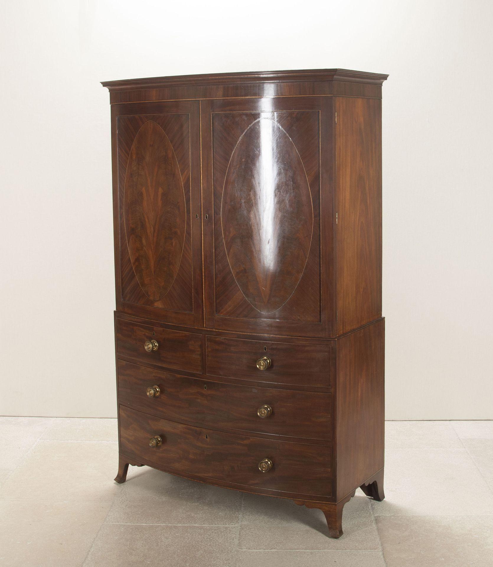 Regency mahogany linen press with original brass handles. With oak linen slides.
Likely to be of English or Scottish origin. All original. Circa 1840.