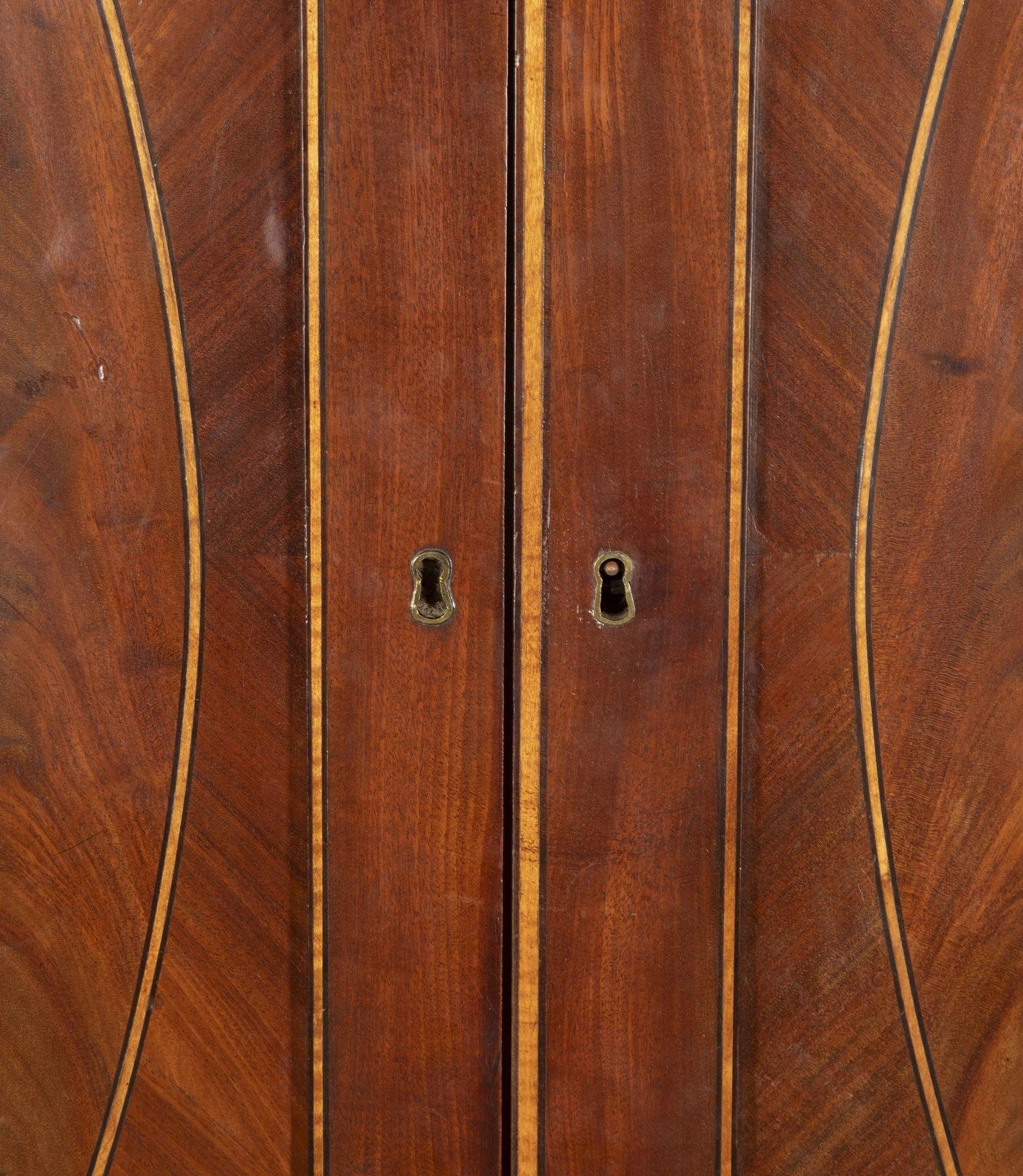 19th Century Regency Mahogany Linen Press For Sale