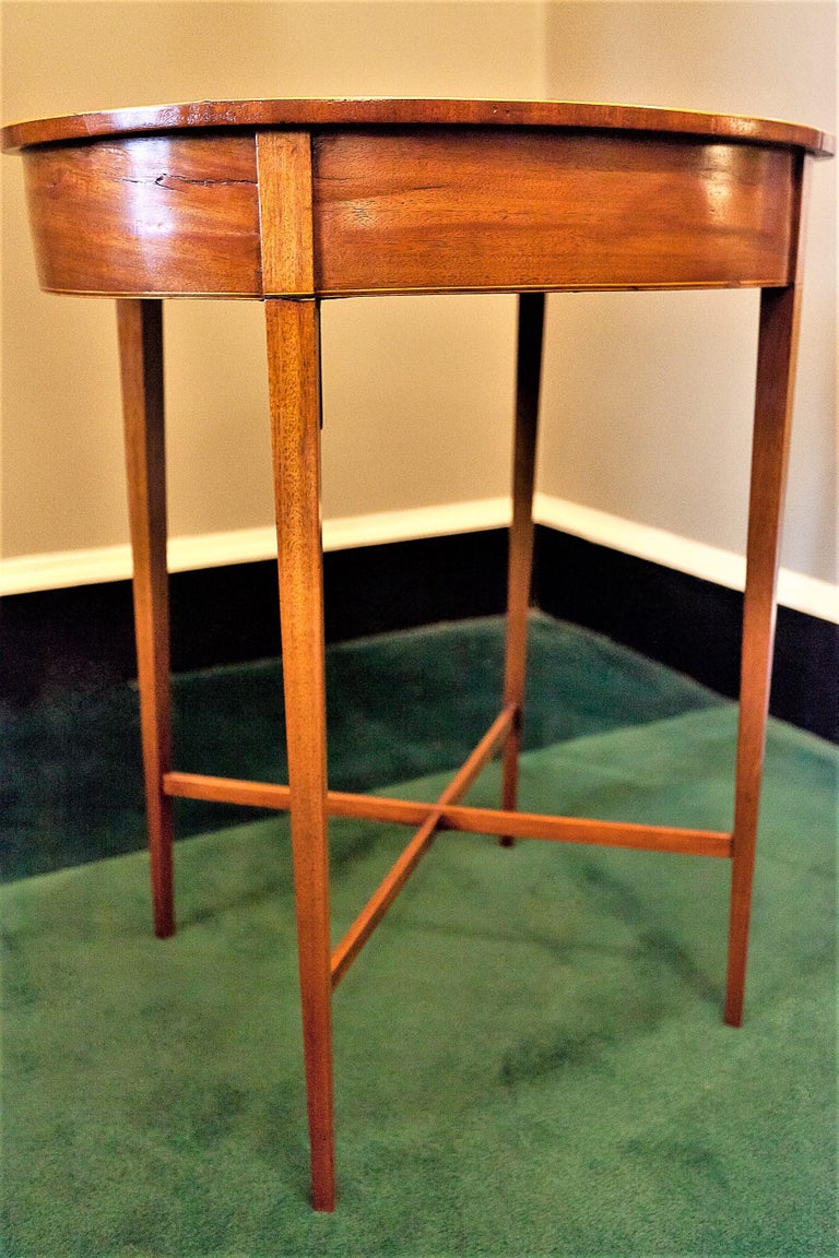 Regency Mahogany Oval Side Table or Stand, circa 1795, England For Sale