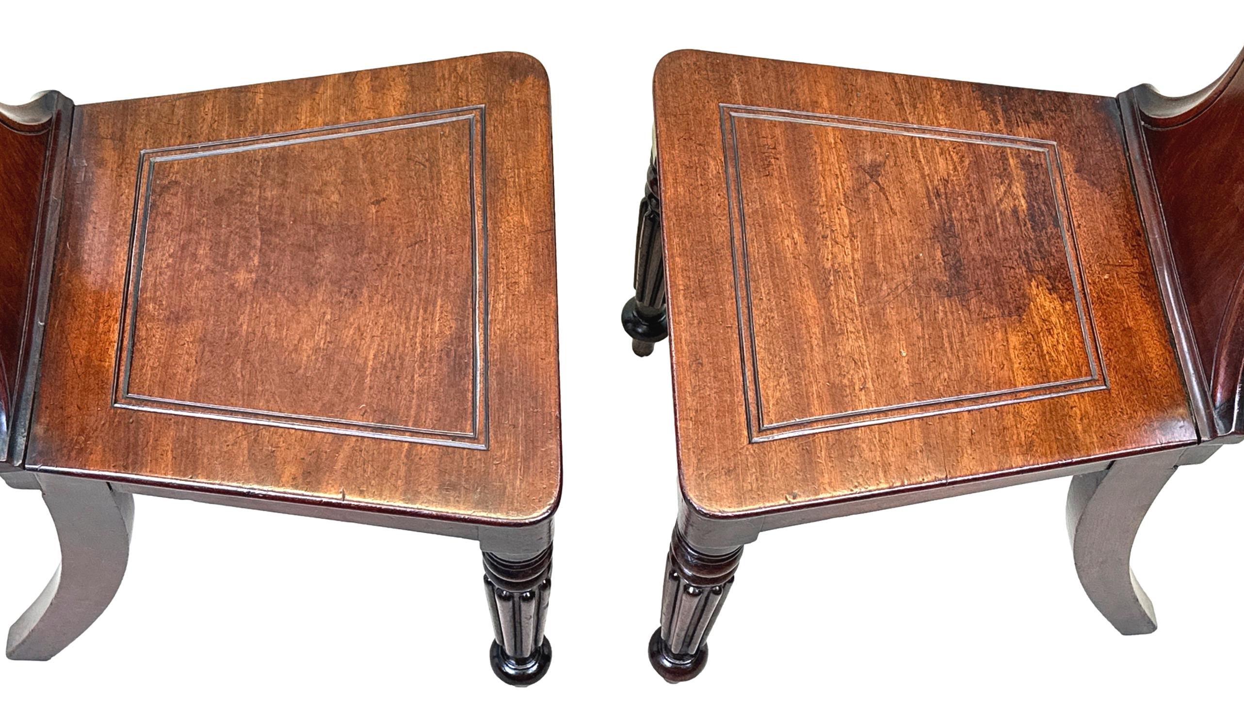 Regency Mahogany Pair Of Hall Chairs In Good Condition In Bedfordshire, GB