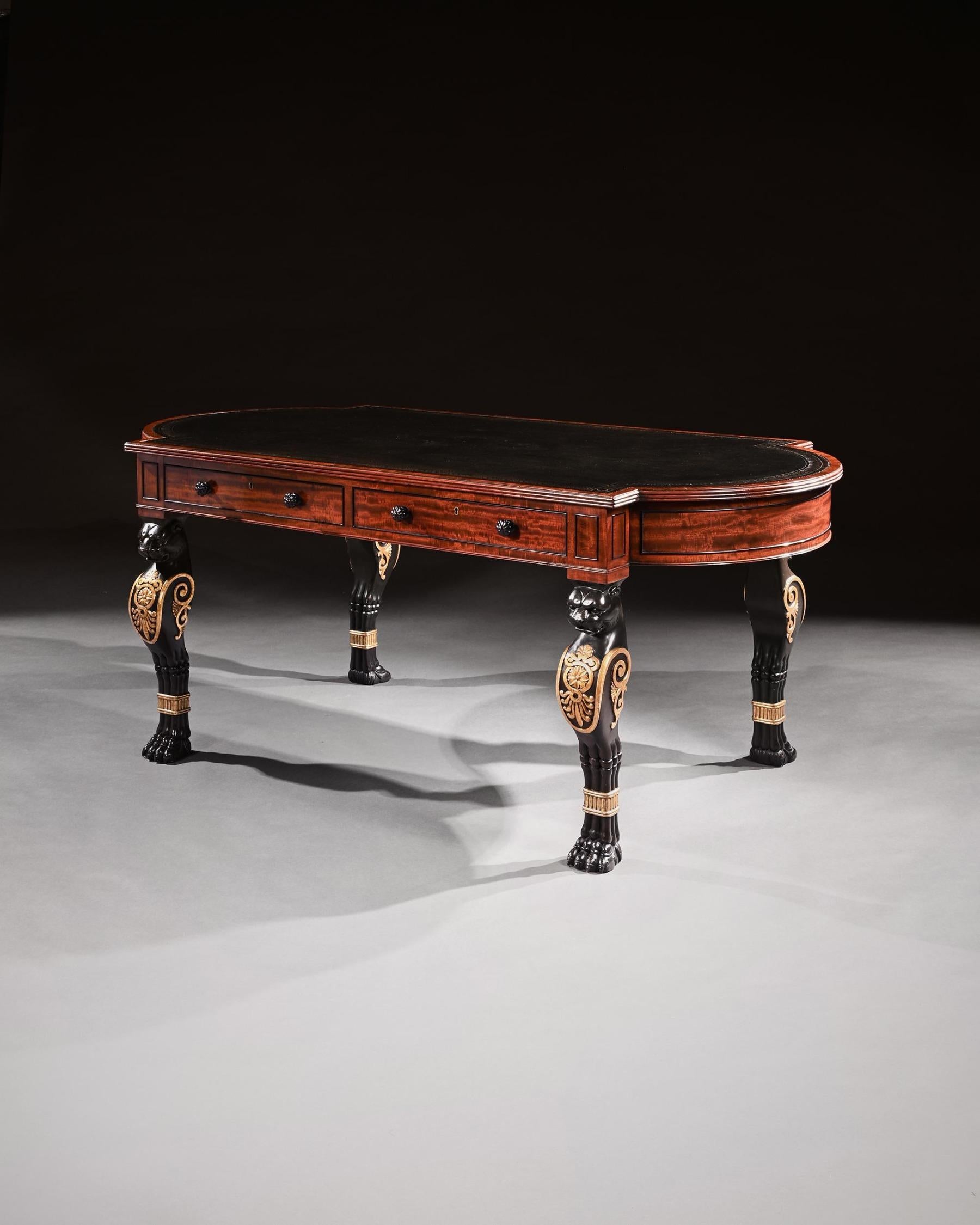 Regency Table à écrire en acajou de style Régence à la manière de George Smith en vente