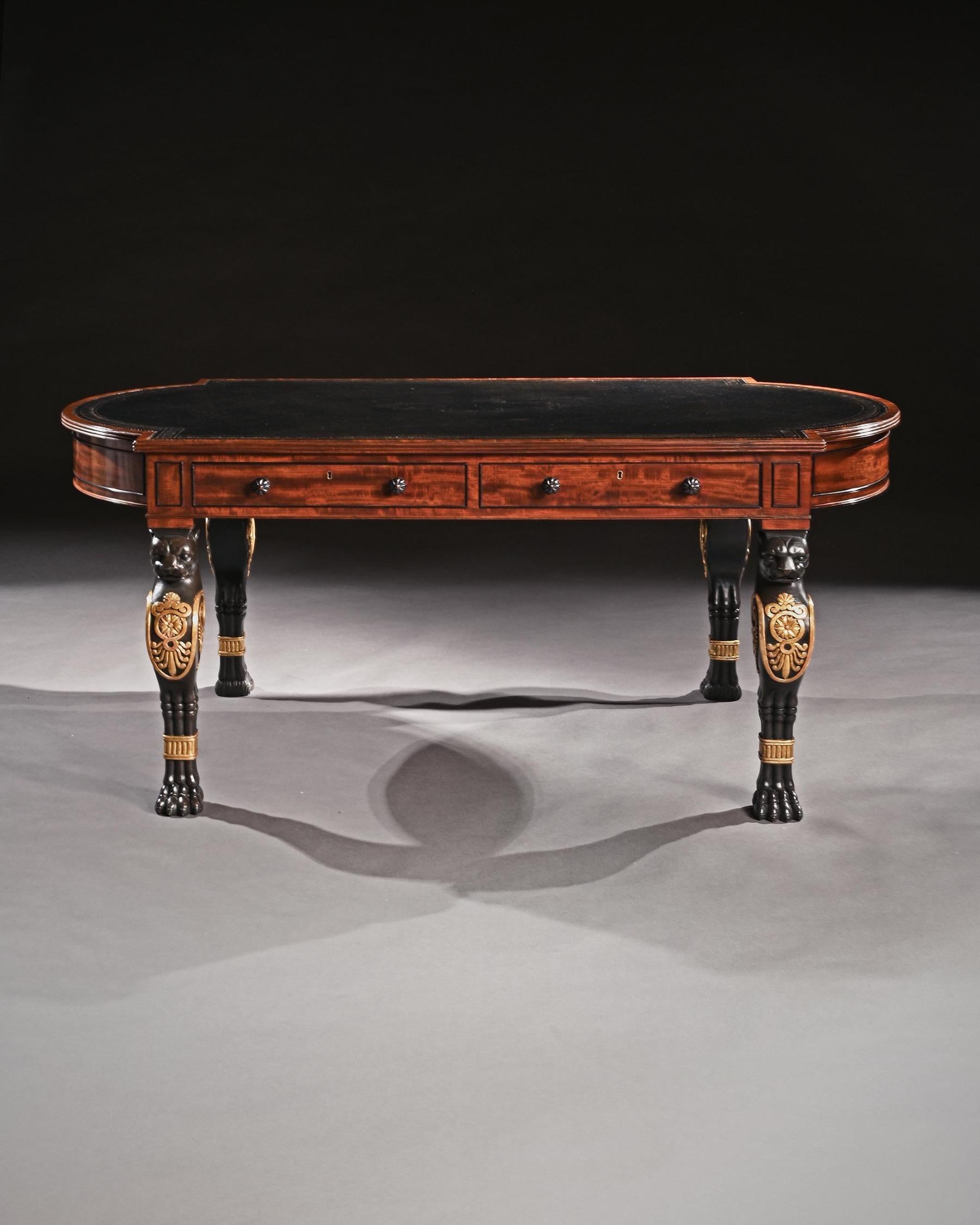 Ébénisé Table à écrire en acajou de style Régence à la manière de George Smith en vente