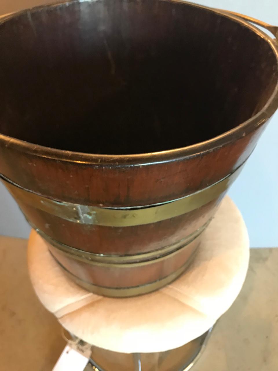 English Brass Bound Peat Bucket In Good Condition In Pasadena, CA