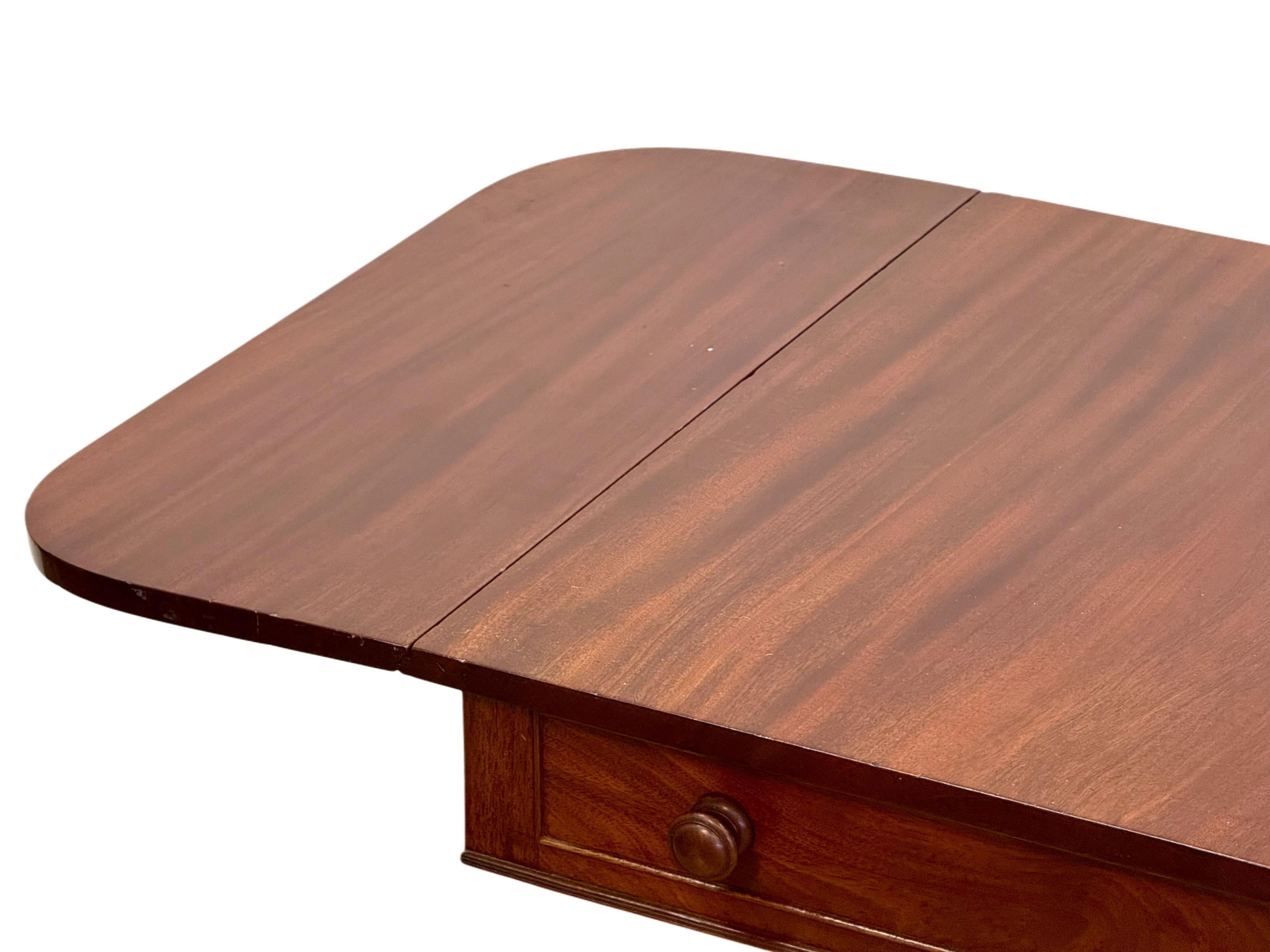 Regency Table Pembroke de style Régence, début du 19ème siècle en vente