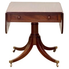 Regency-Pembroke-Tisch aus Mahagoni mit Sockel, frühes 19. Jahrhundert