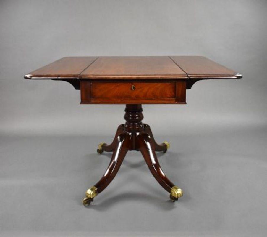 Regency Mahogany Pembroke Table In Good Condition For Sale In Chelmsford, Essex