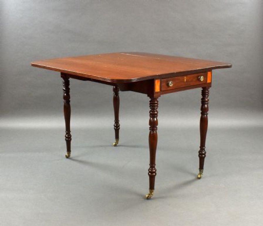 Mesa Pembroke de caoba de la Regencia en venta 1