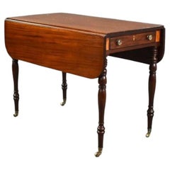 Mesa Pembroke de caoba de la Regencia
