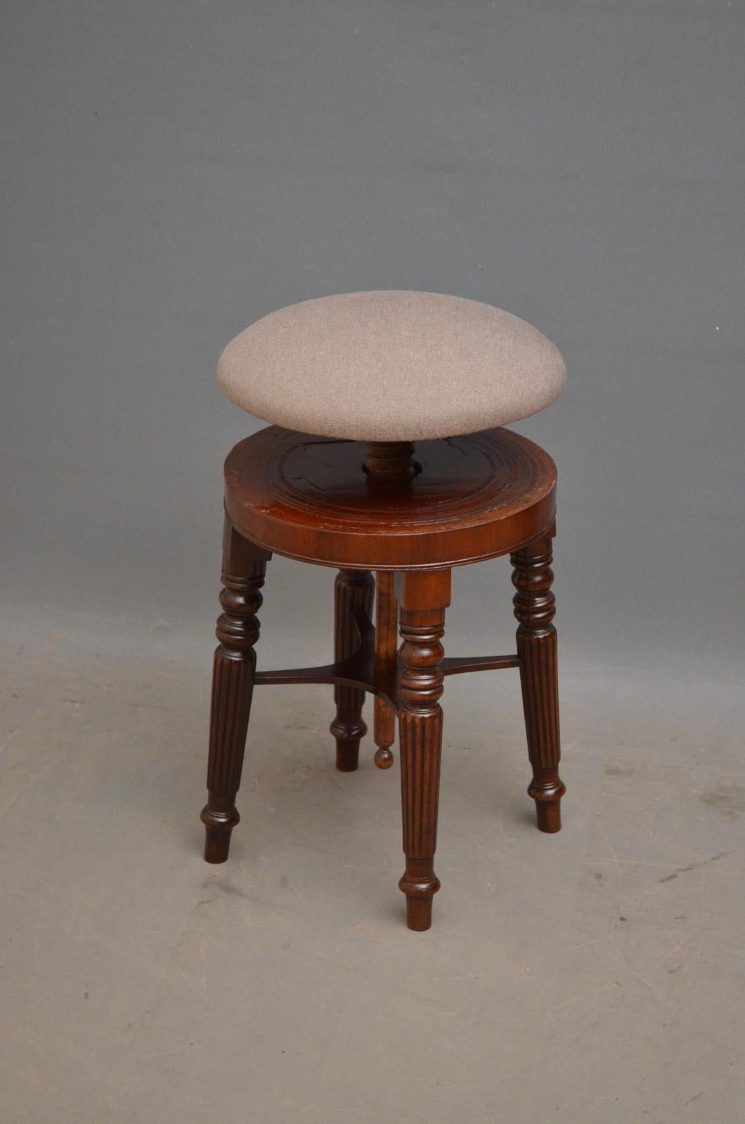 Sn4548, an elegant, Regency mahogany stool, having height adjustable revolving seat and 4 fluted, tapering legs united by cross stretchers. This antique stool would make a good stool for dressing table, circa 1820
Measures: Height 18