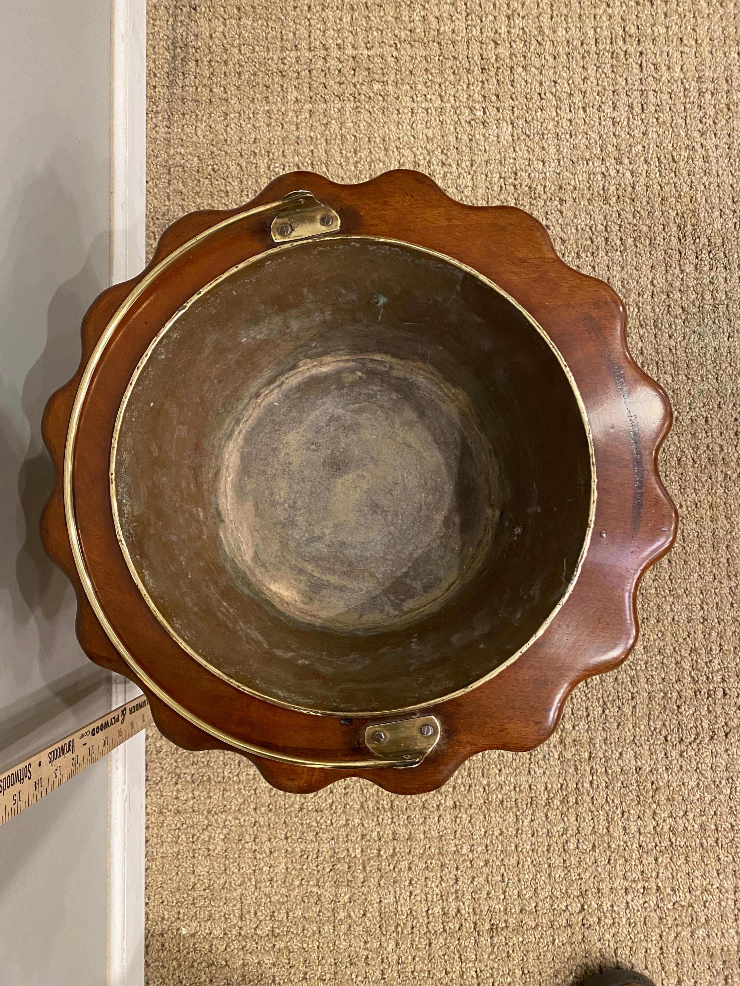 Regency Mahogany Planter 2