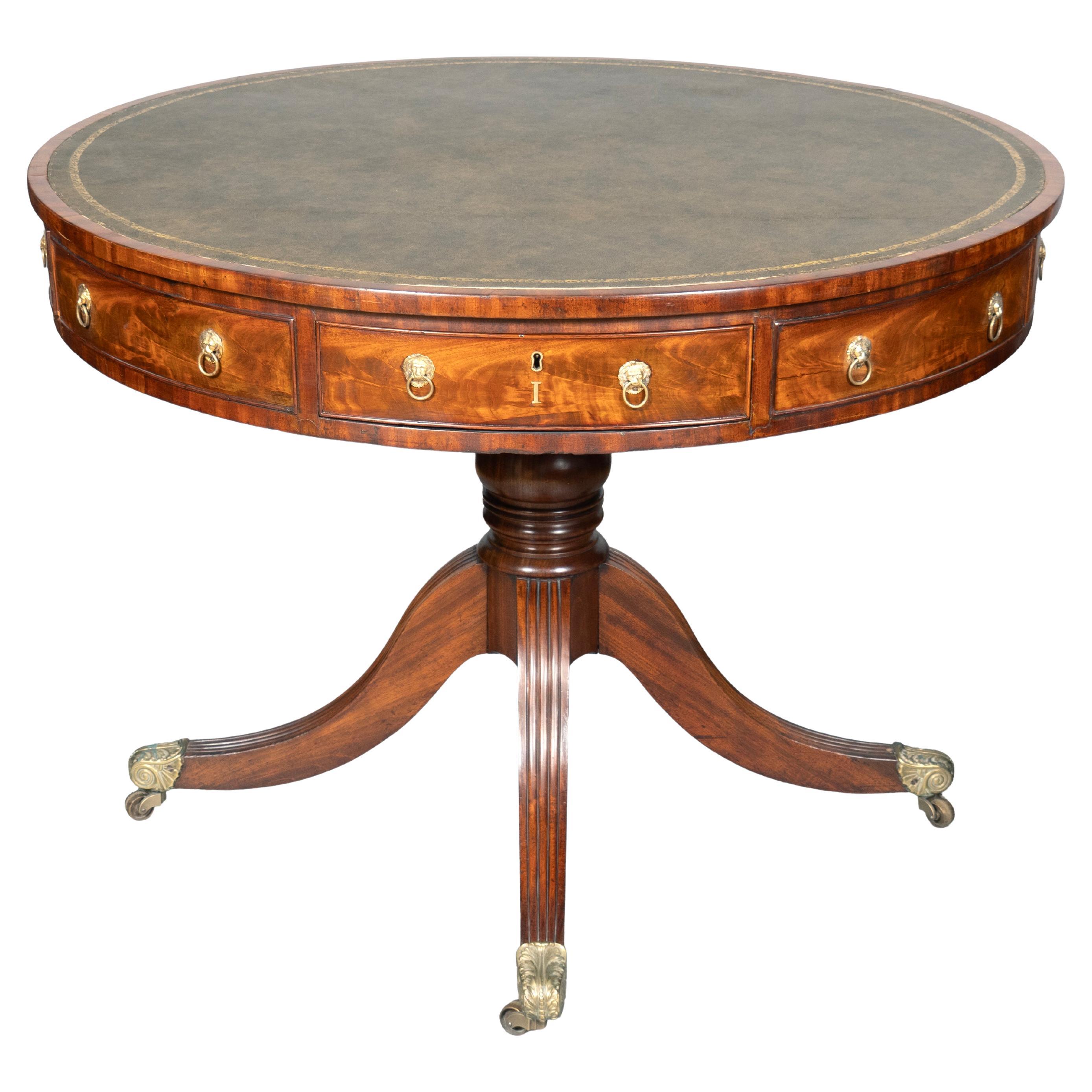 Table de location Regency en acajou en vente