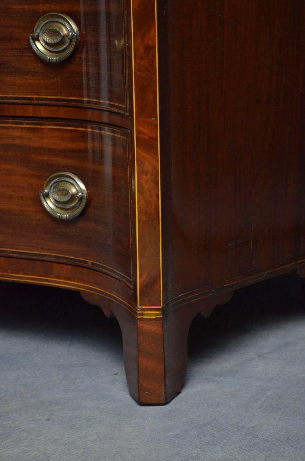 Regency Mahogany Serpentine Chest of Drawers 7